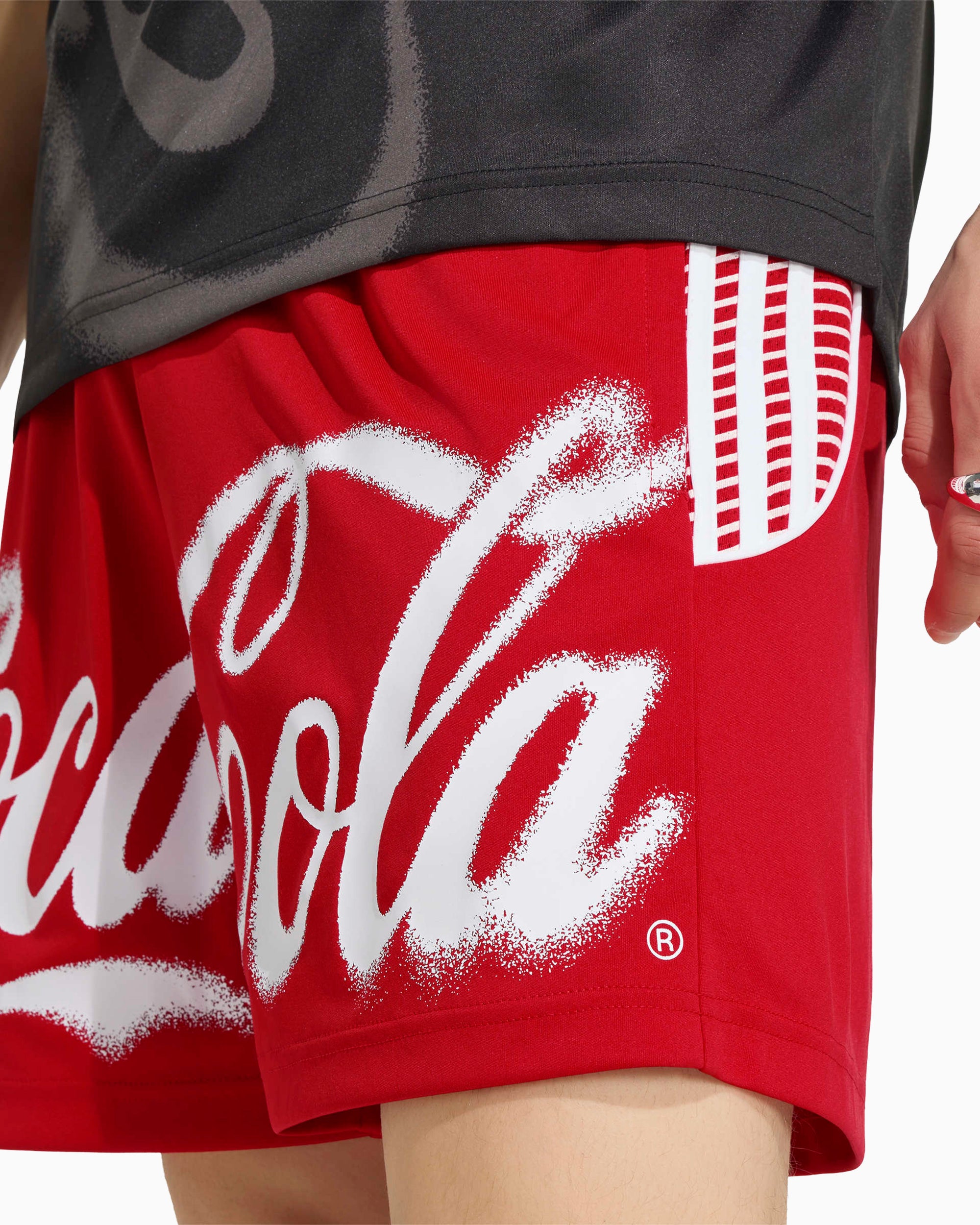 Shorts adidas Originals x Coca-Cola Relaxed Men's Shorts - KY2102