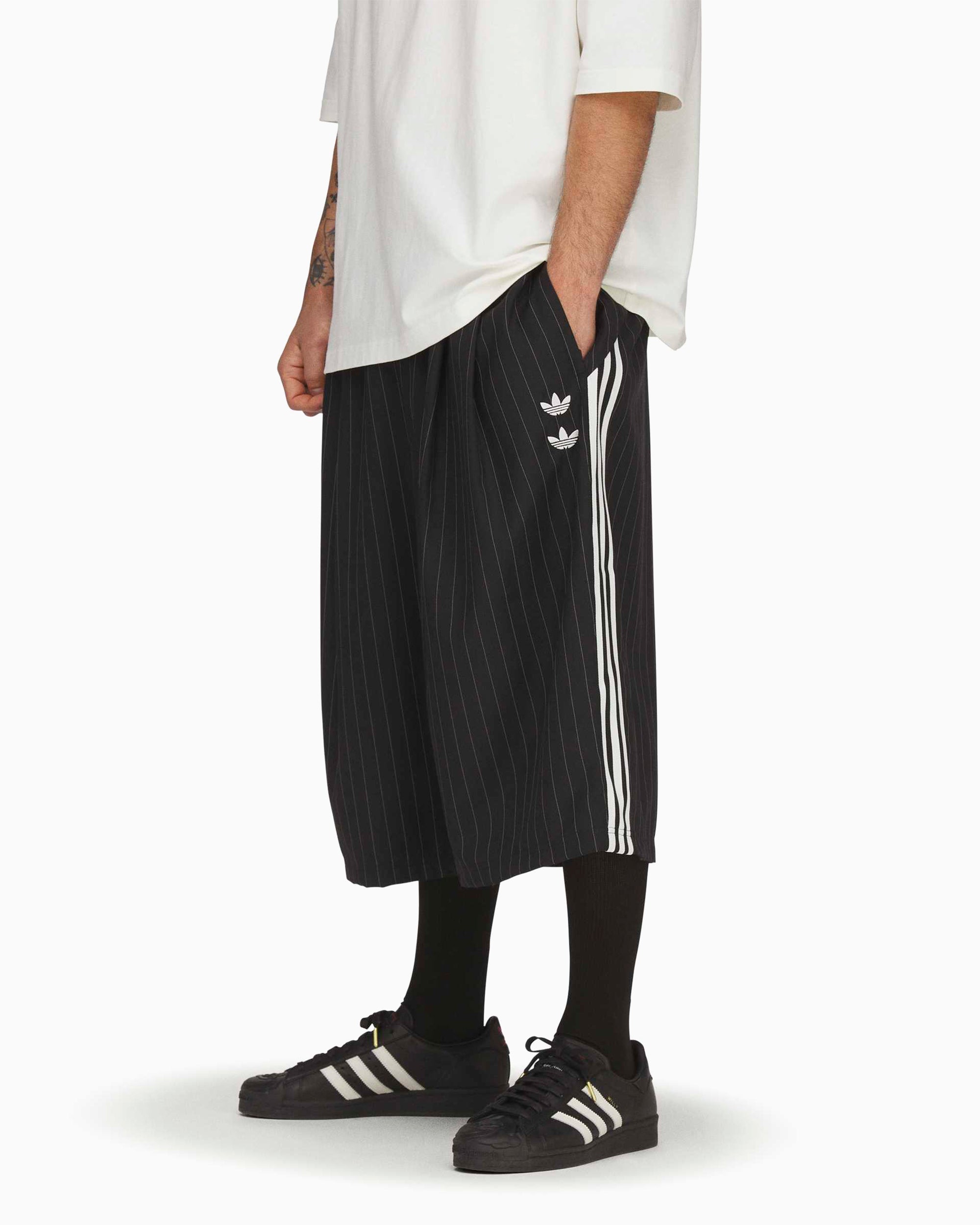 Shorts adidas Originals x Willy Chavarria Pinstripe Oversize Men's Shorts - KV2247