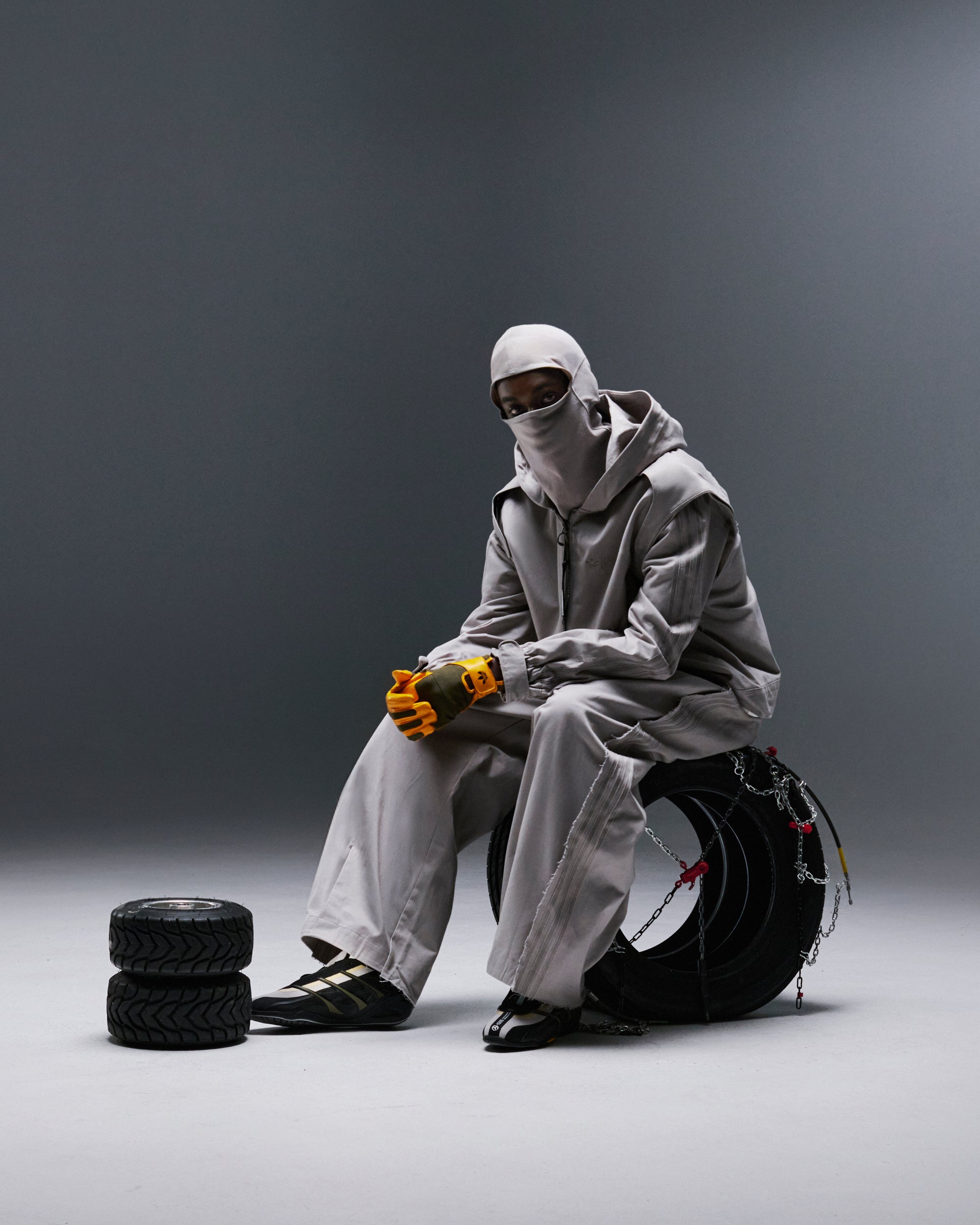 Sneakers adidas Originals x Bad Bunny x Mercedes AMG Petronas Adiracer GT - HQ2570