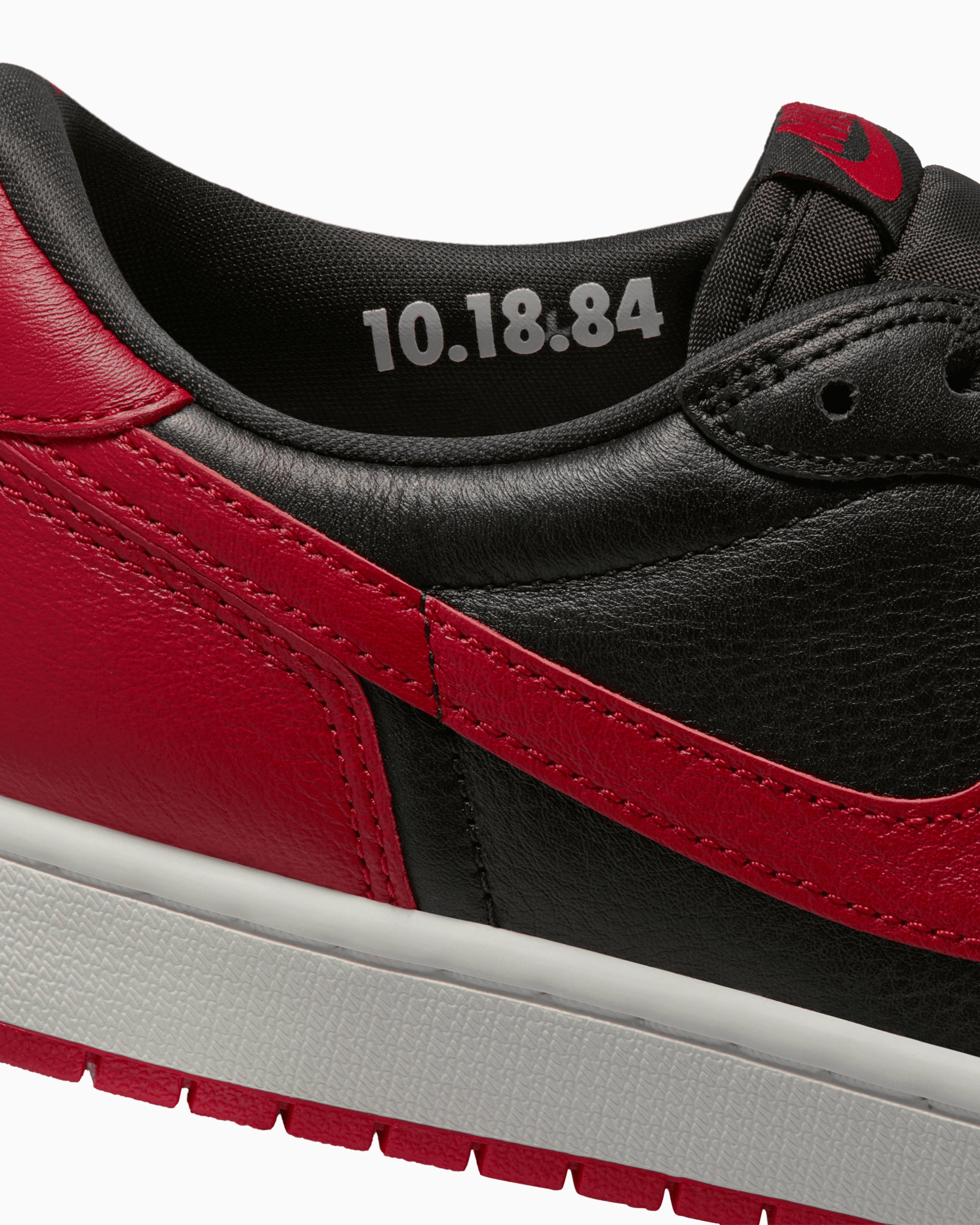 Sneakers Air Jordan 1 Retro Low OG "Banned" - IW6276-001