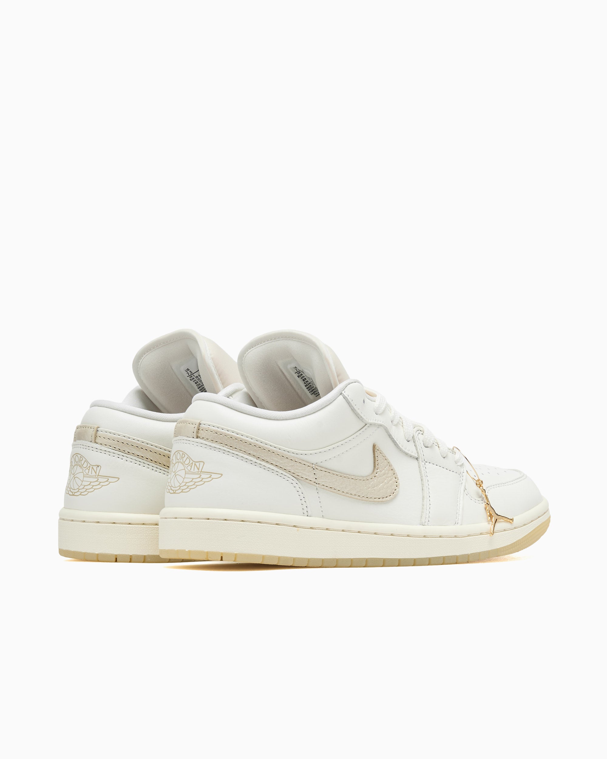 Sneakers Air Jordan Women's 1 Low SE "Hoops Gold Pack" - HV5157-100