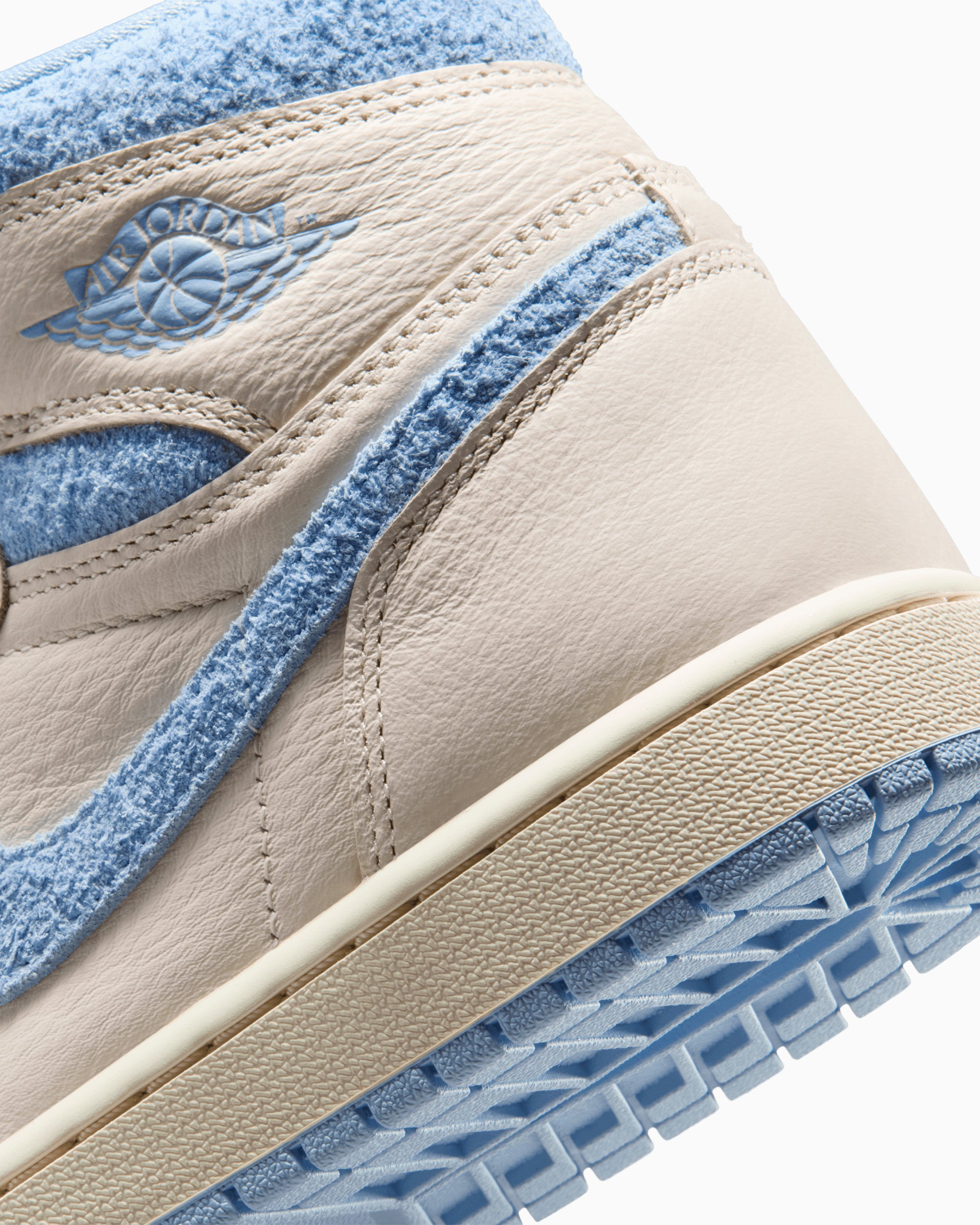 Sneakers Air Jordan Women's 1 Retro High OG "Psychic Blue" - FD2596-102