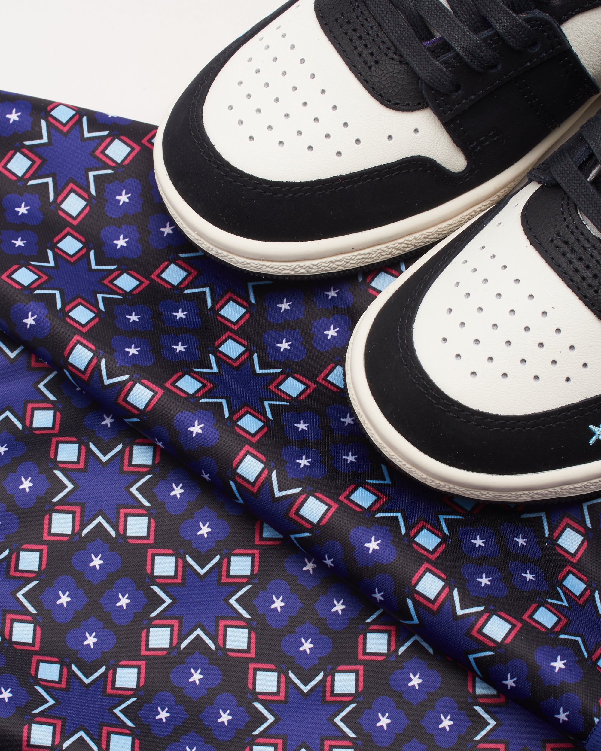 Sneakers Jordan x Opium Paris Air Ship PE SP "Black Court Purple" - FQ8281-100