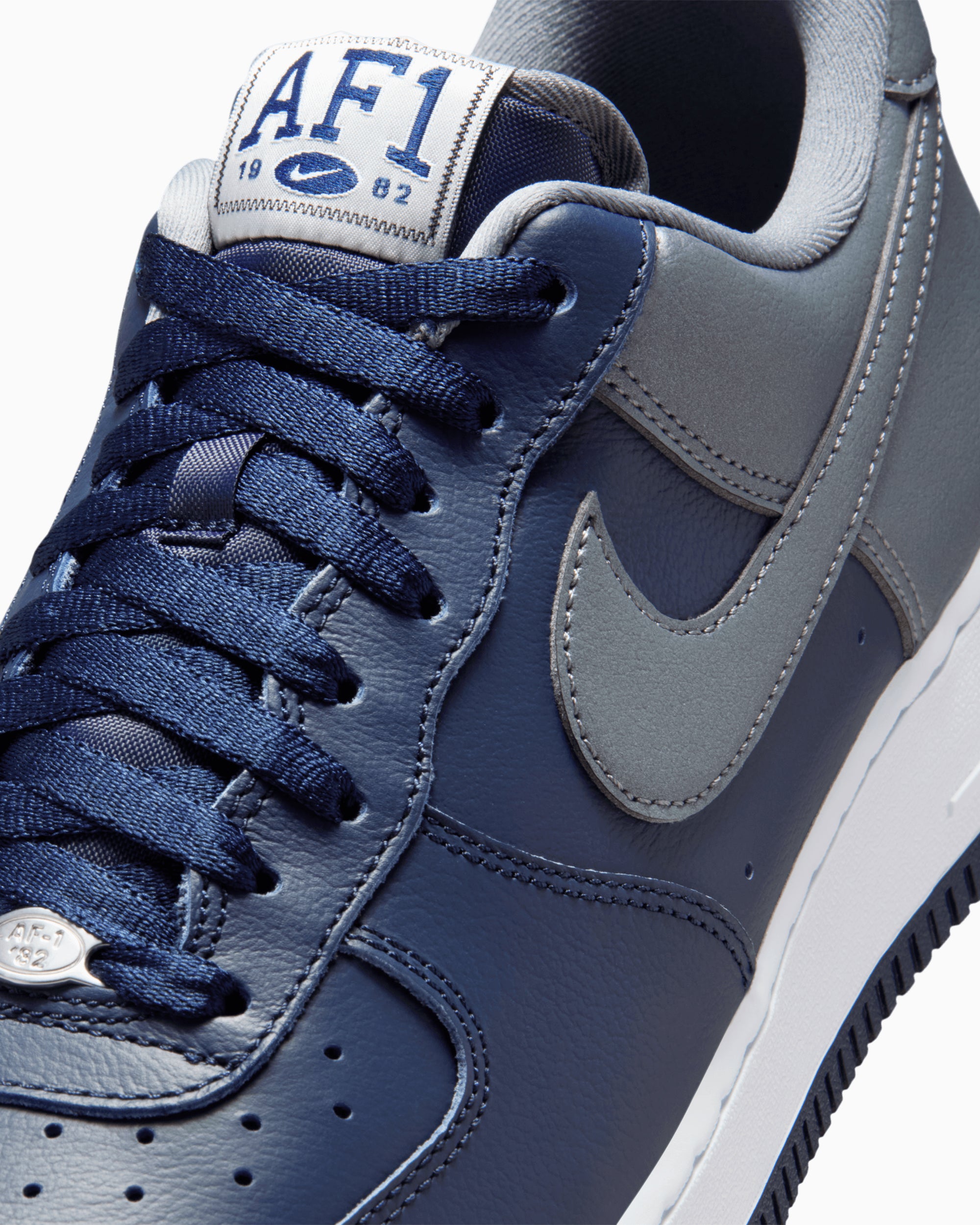 Sneakers Nike Air Force 1 '07 LV8 "Mismatched Heel" - IB6847-400