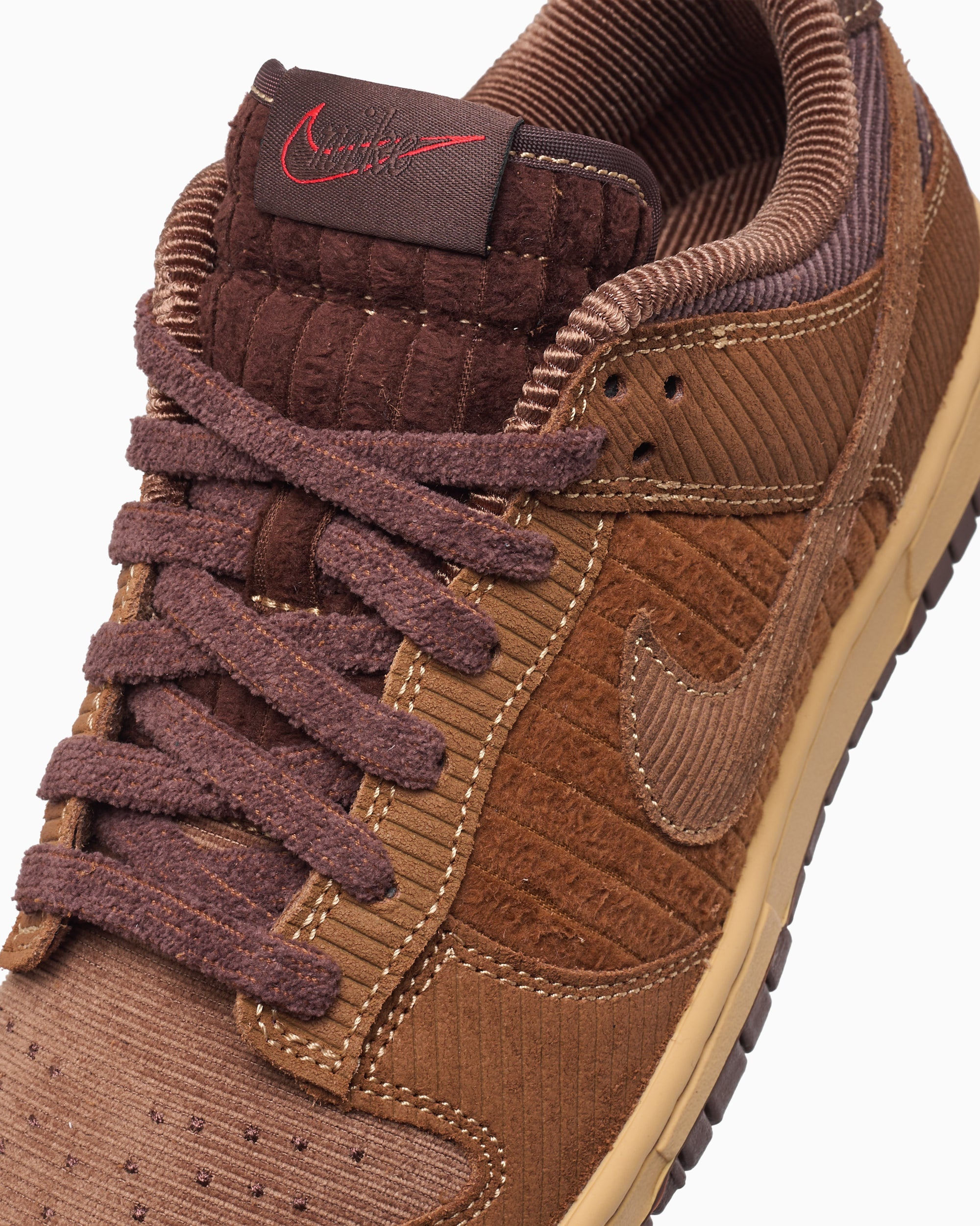 Sneakers Nike Dunk Low Retro Premium "Corduroy" - IB7746-200