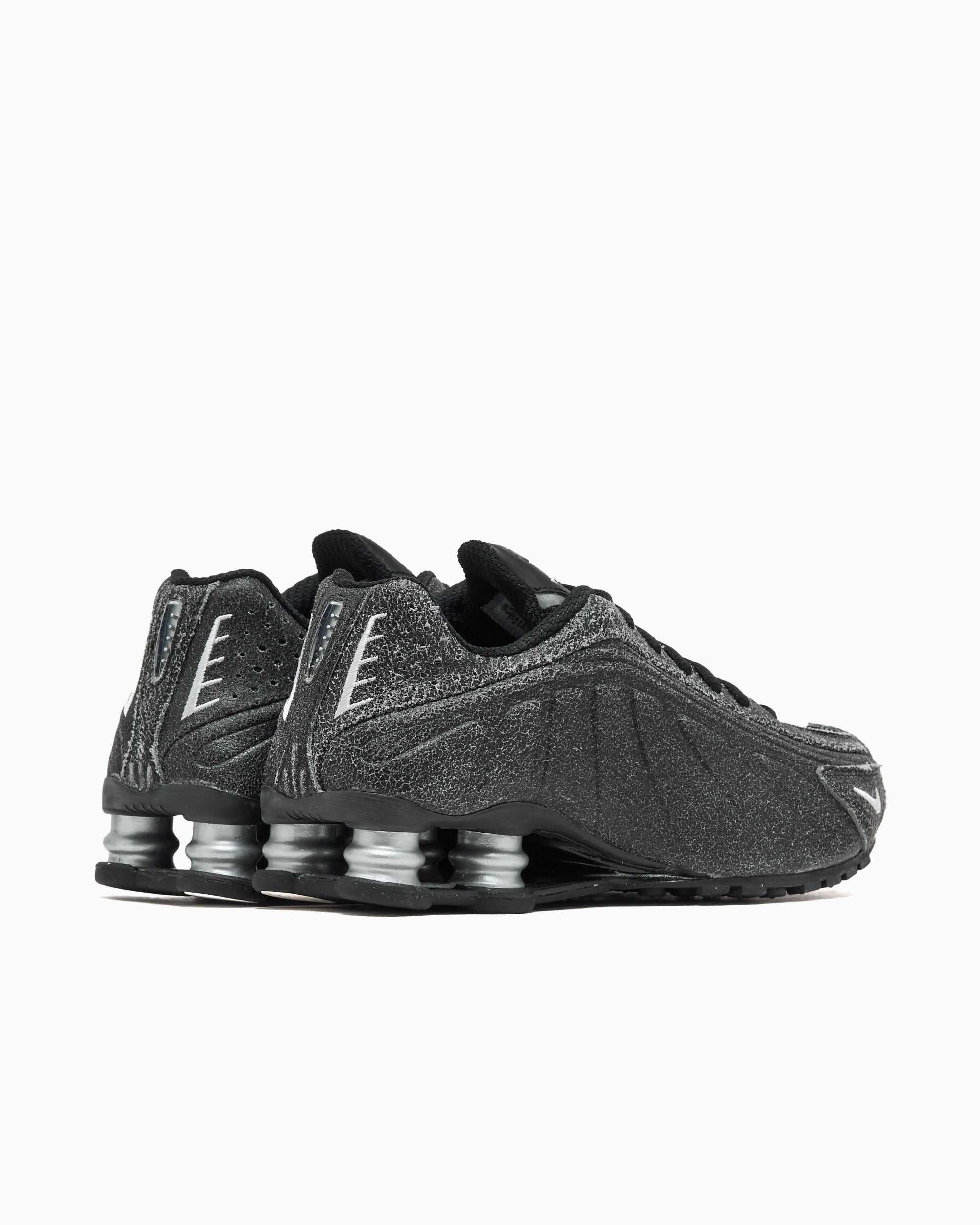 Sneakers Nike Shox R4 "Black Distressed" - IO4544-002