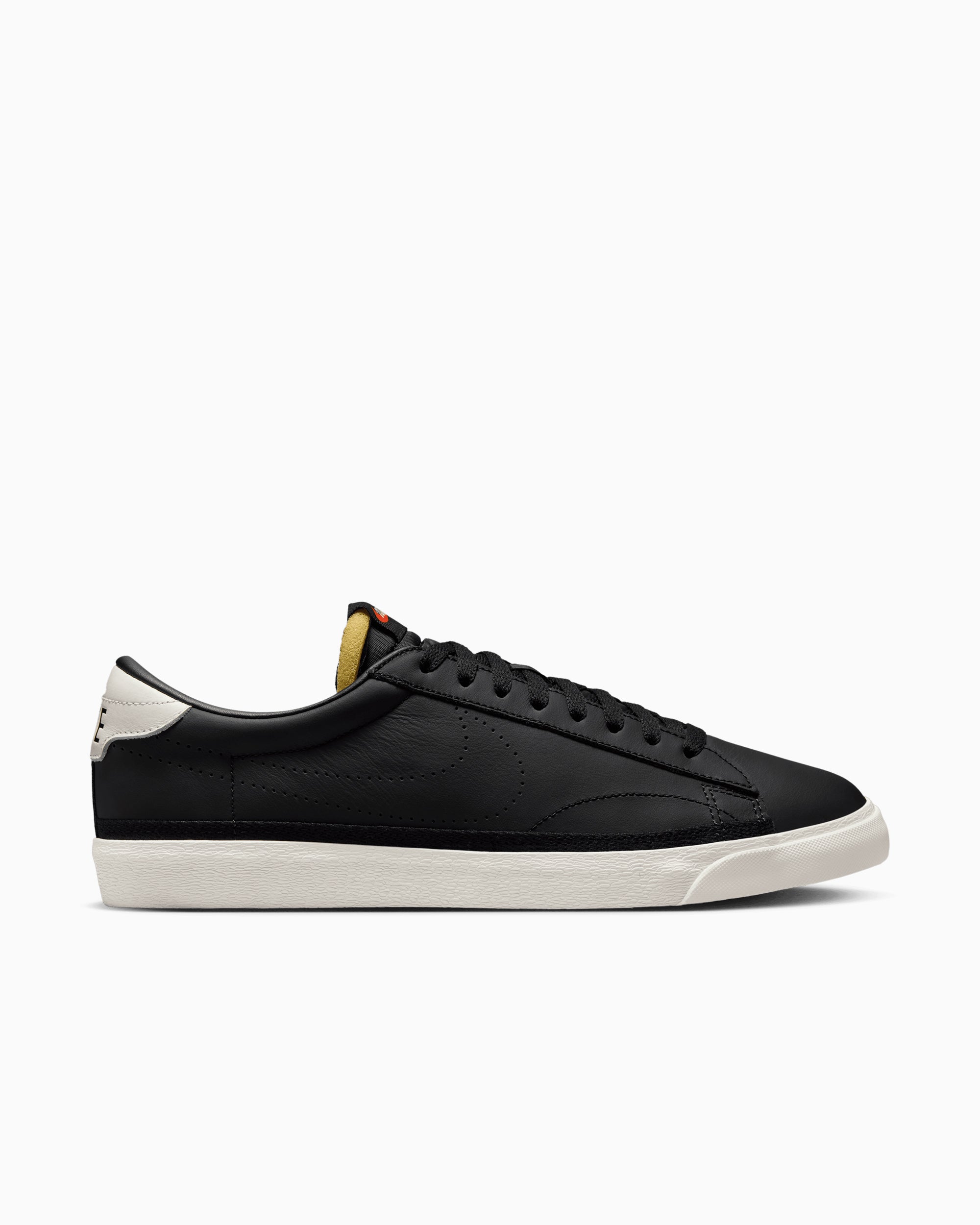 Sneakers Nike Tennis Classic AC - IO1738-001