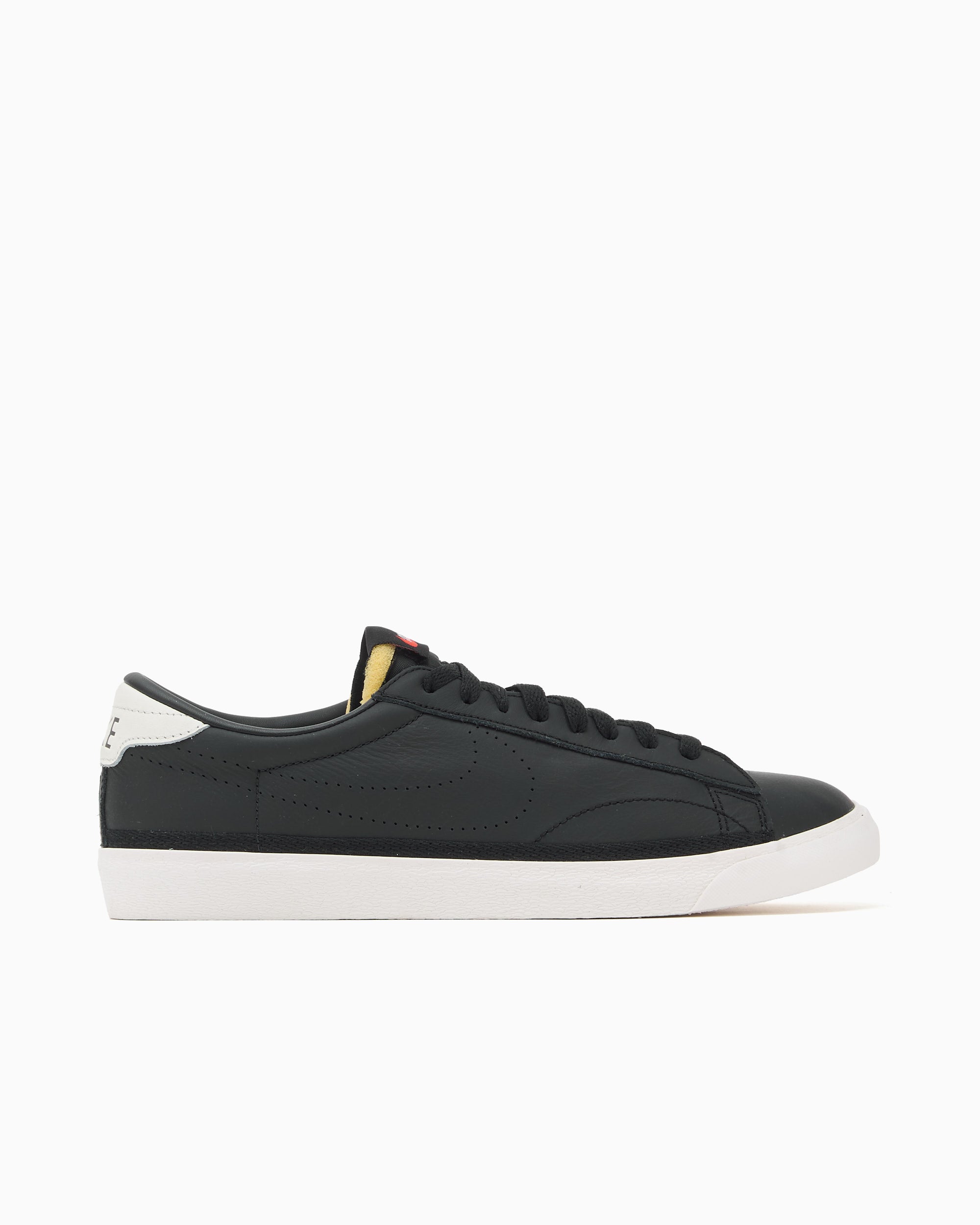 Sneakers Nike Tennis Classic AC - IO1738-001