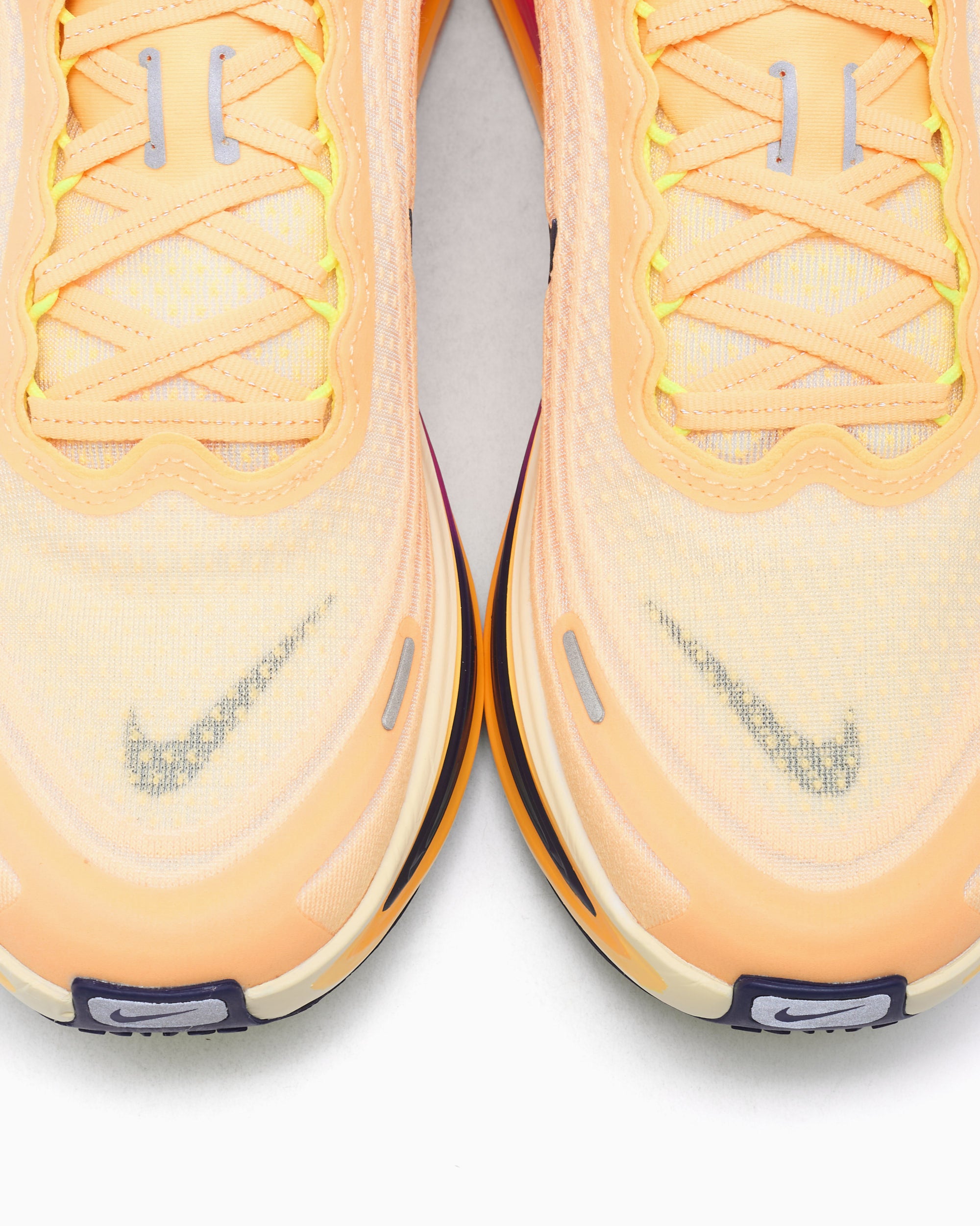 Sneakers Nike Vomero Plus - HV8150-802