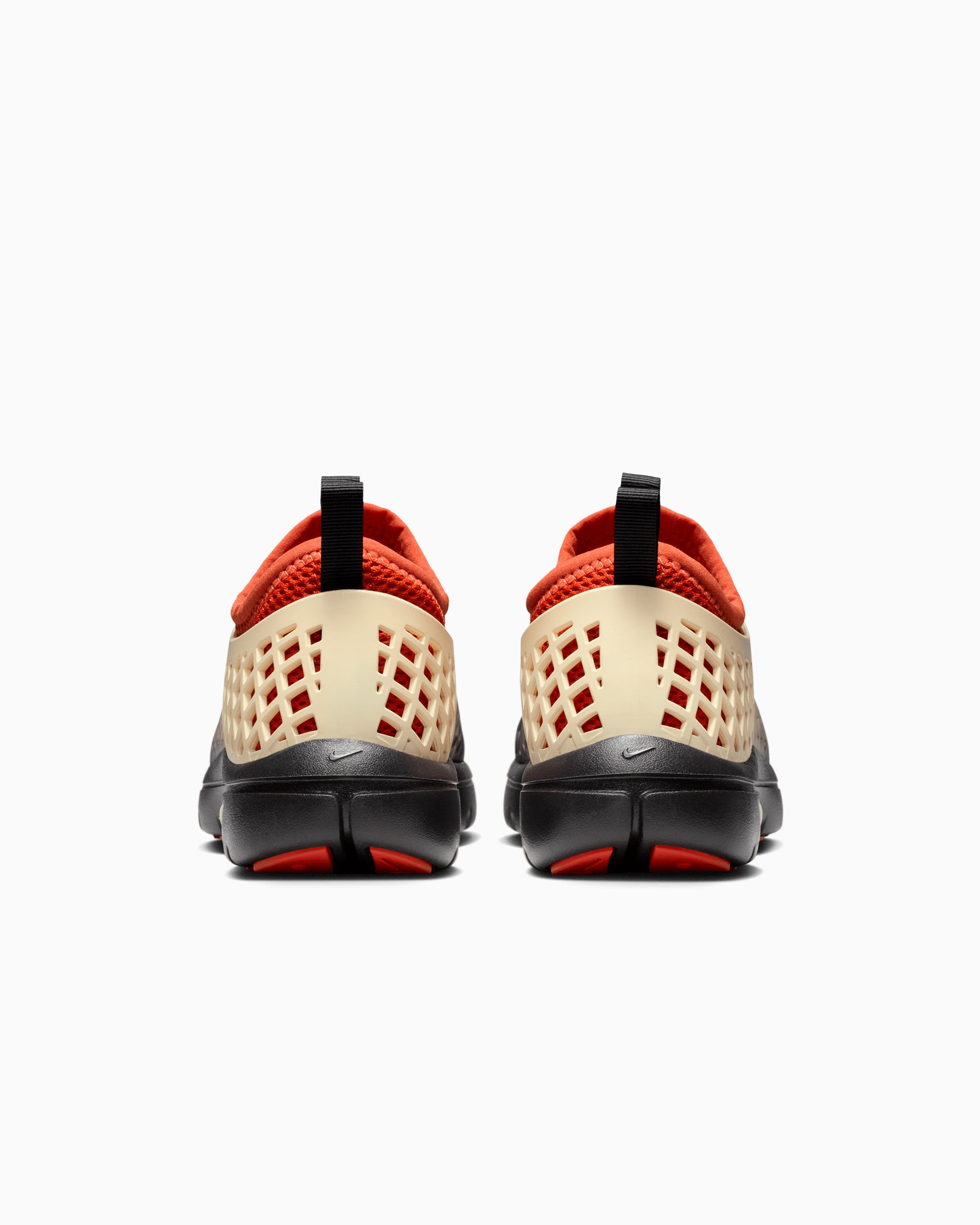 Sneakers Nike Women's Rejuven8 Run OG SE "Black and Rust Factor" - IO9932-001