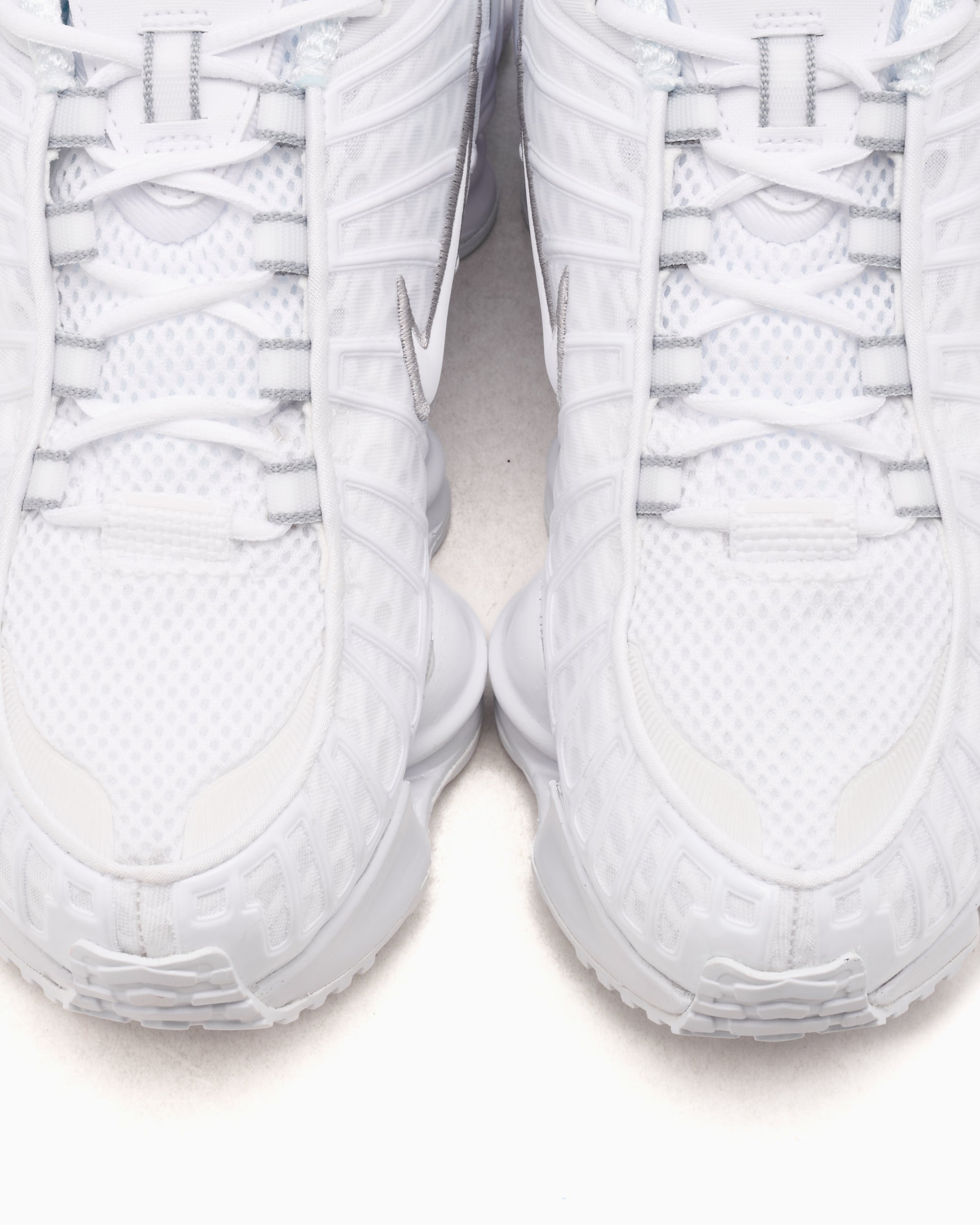 Sneakers Nike Women's Shox TL "White And Max Orange" - AR3566-100