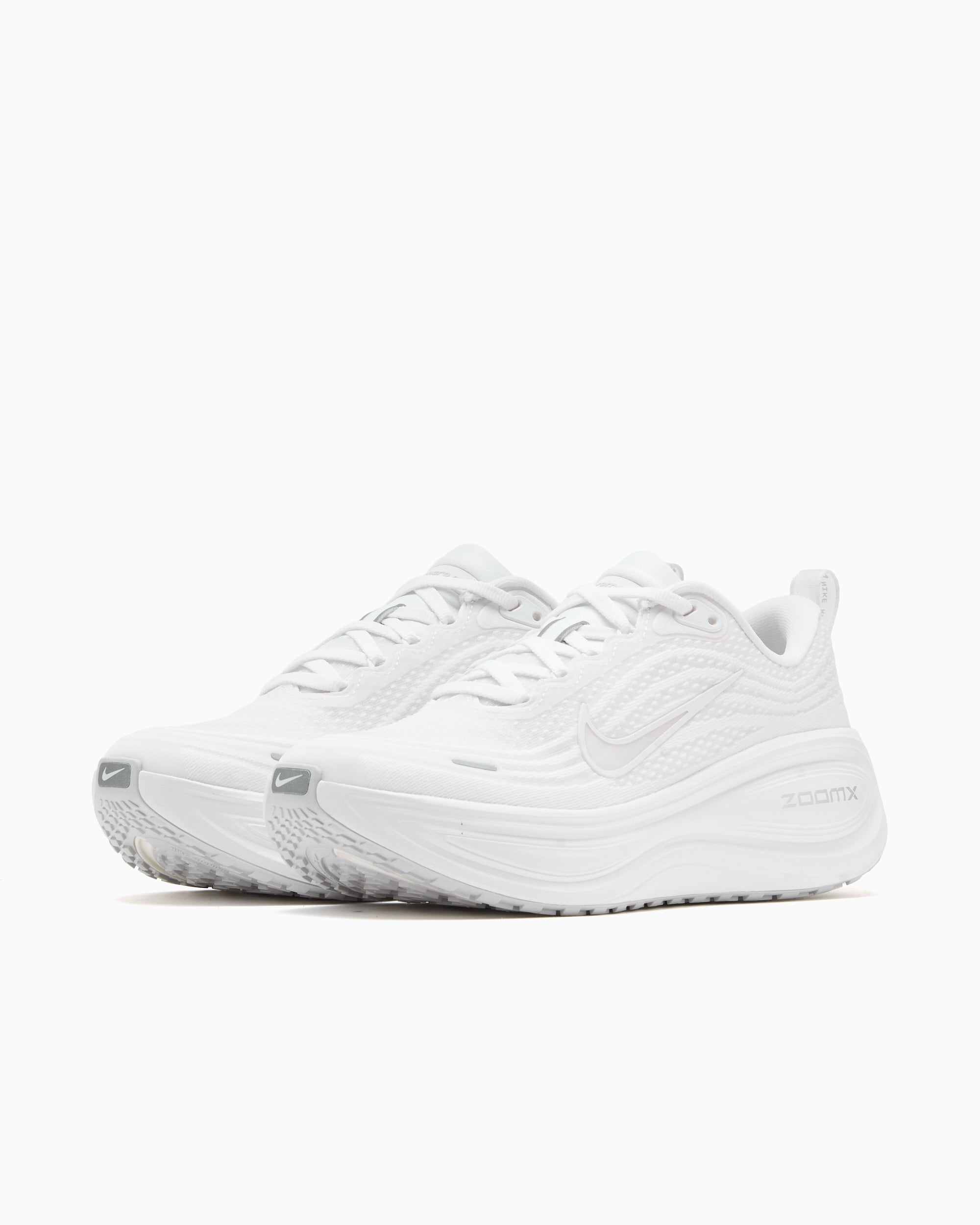 Sneakers Nike Women's Vomero Plus - HV8154-102
