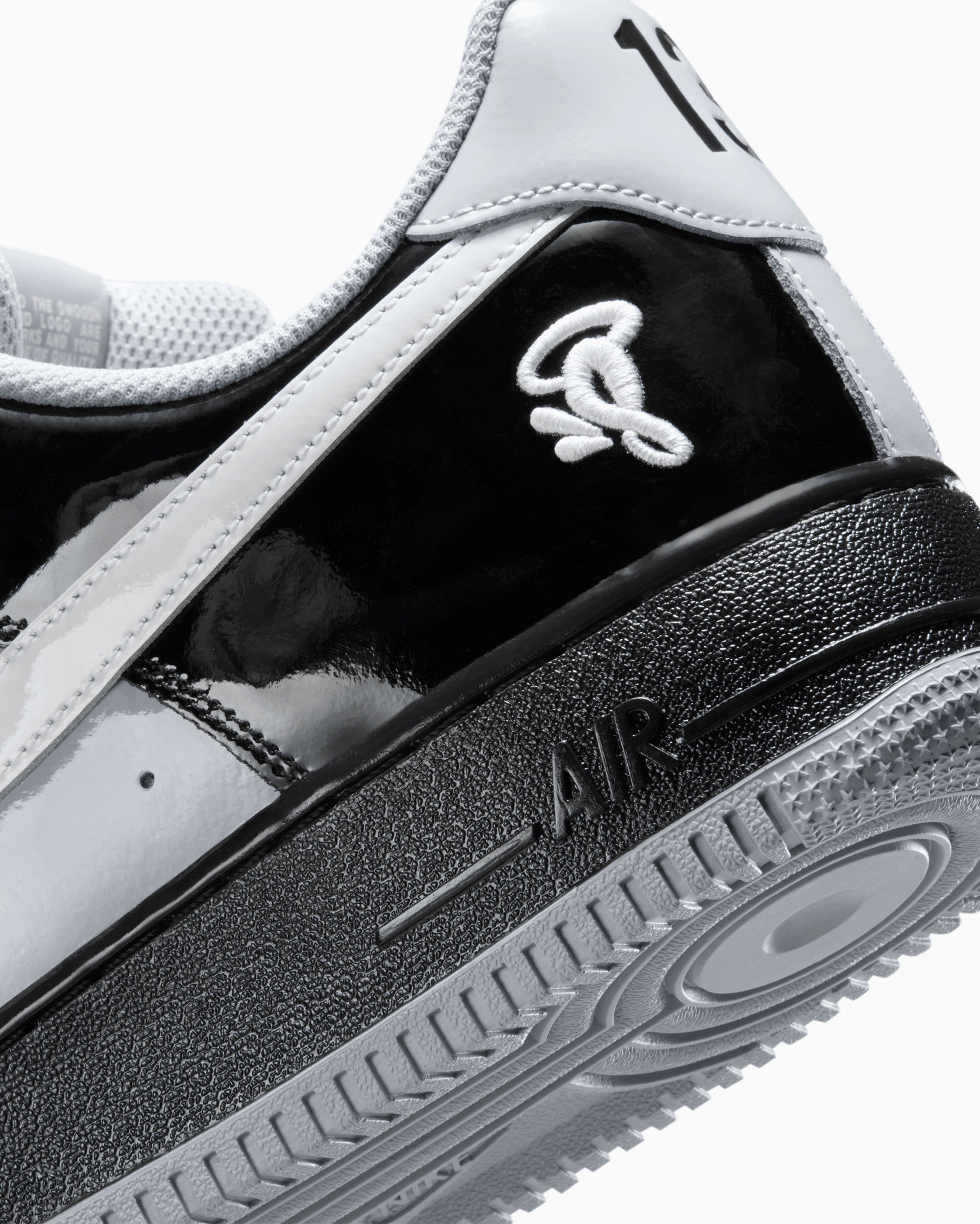Sneakers Nike x Central Cee x Syna Air Force 1 '07 Low "Light Smoke Grey" - IO9974-010