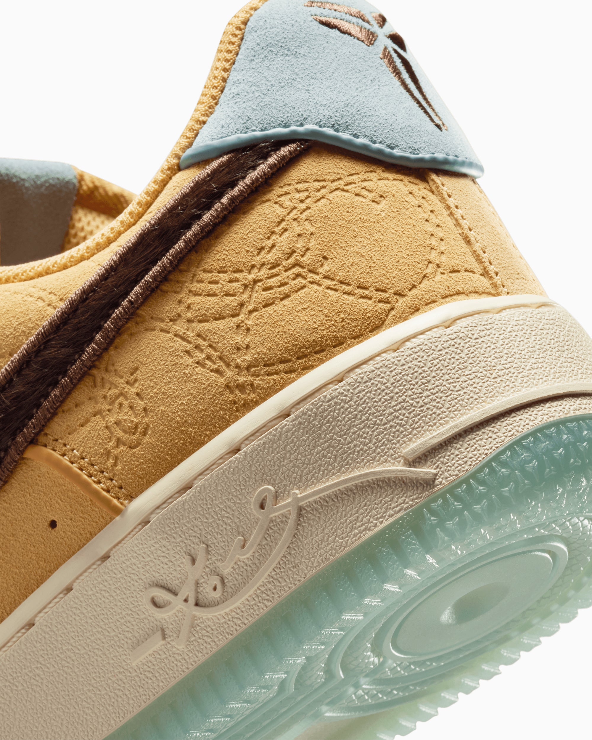 Sneakers Nike x Kobe Bryant Air Force 1 Low Protro "Siempre Mio" - IM0582-700