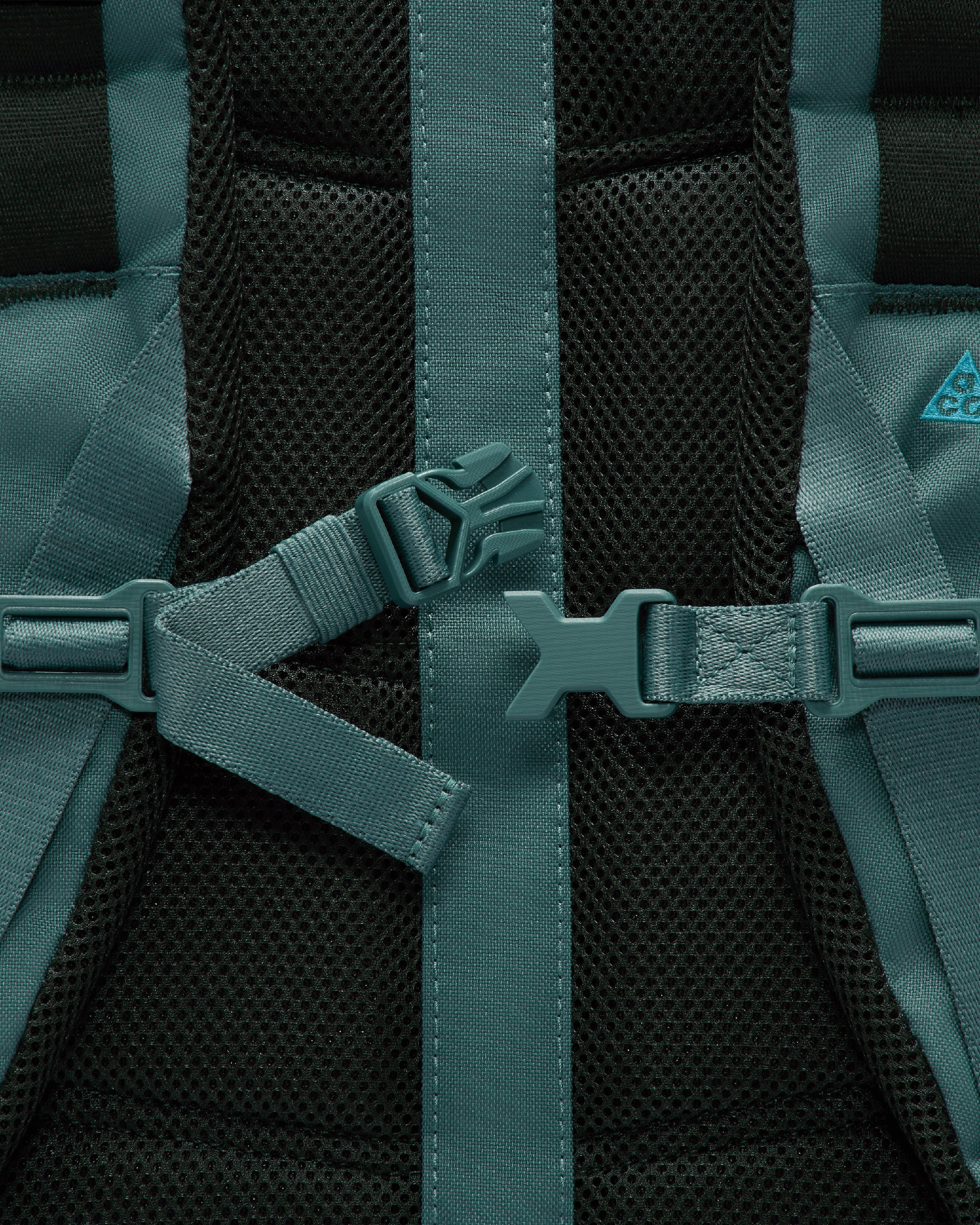 Backpacks and Suitcases Nike ACG Daymax 25L Unisex Backpack - HJ8178-382