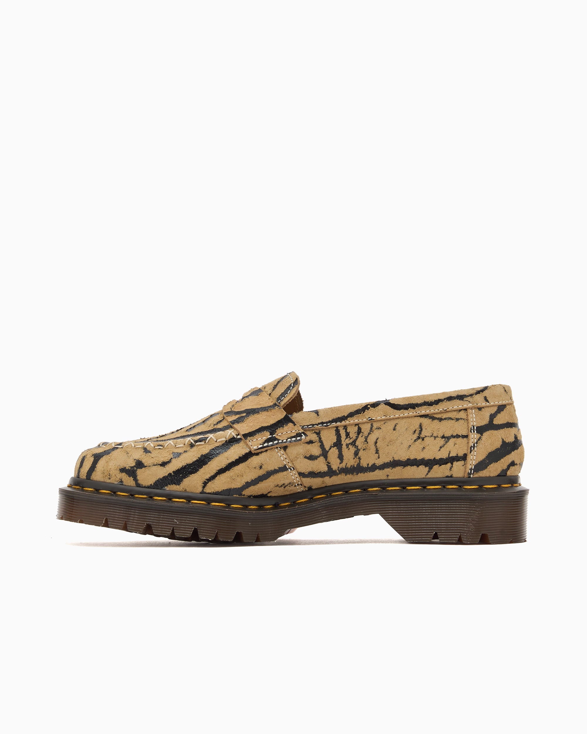 Shoes Dr. Martens Delapre Penny "Wild Emboss" Unisex Shoes - 42707200