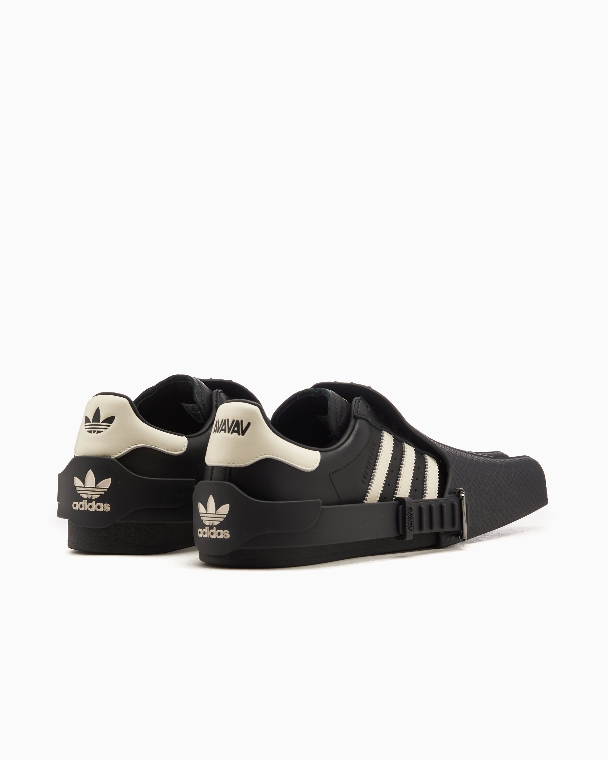 Sneakers adidas Originals x AVAVAV Women's Superfinger Superstar - JP7141