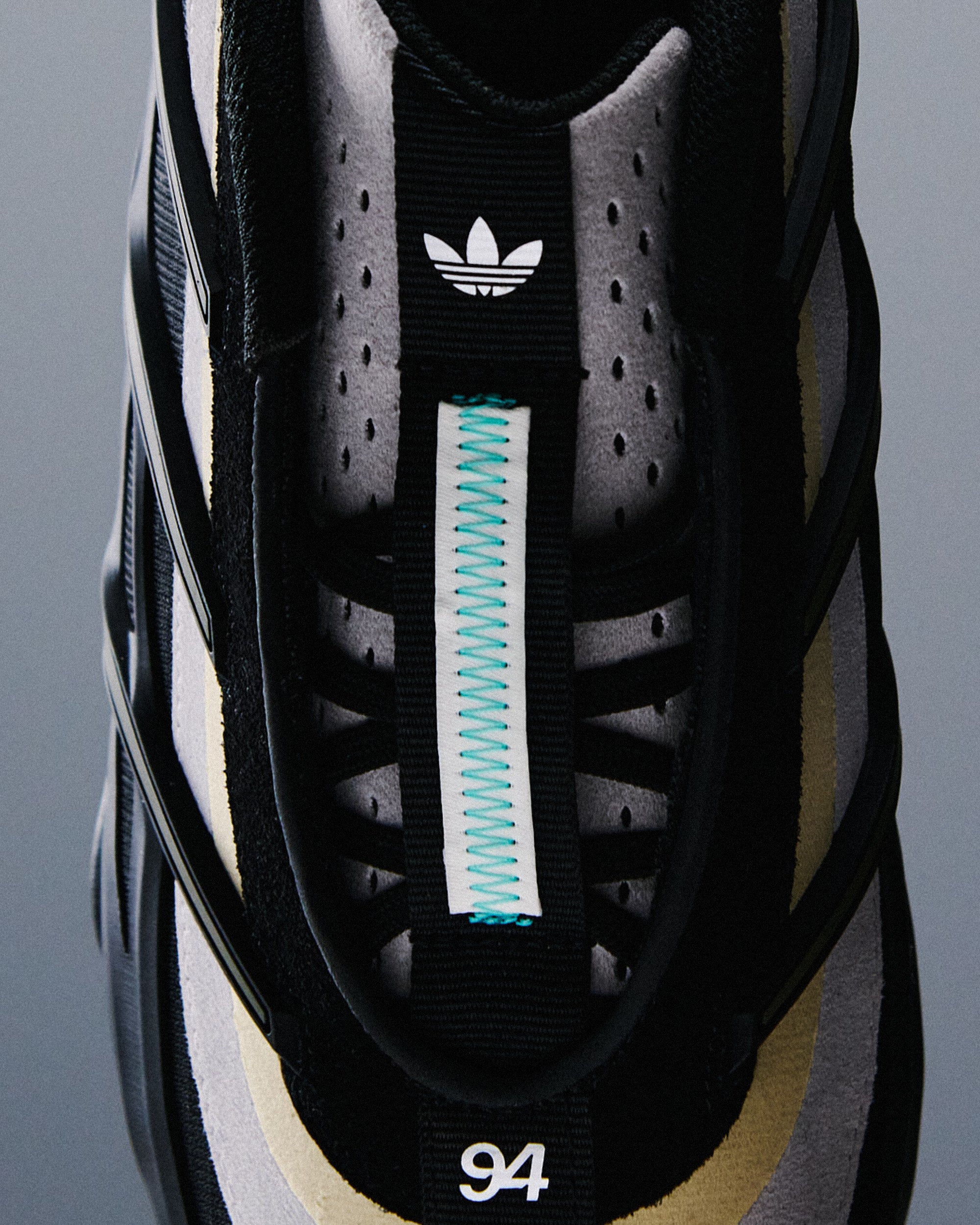 Sneakers adidas Originals x Bad Bunny x Mercedes AMG Petronas Adiracer GT - HQ2570