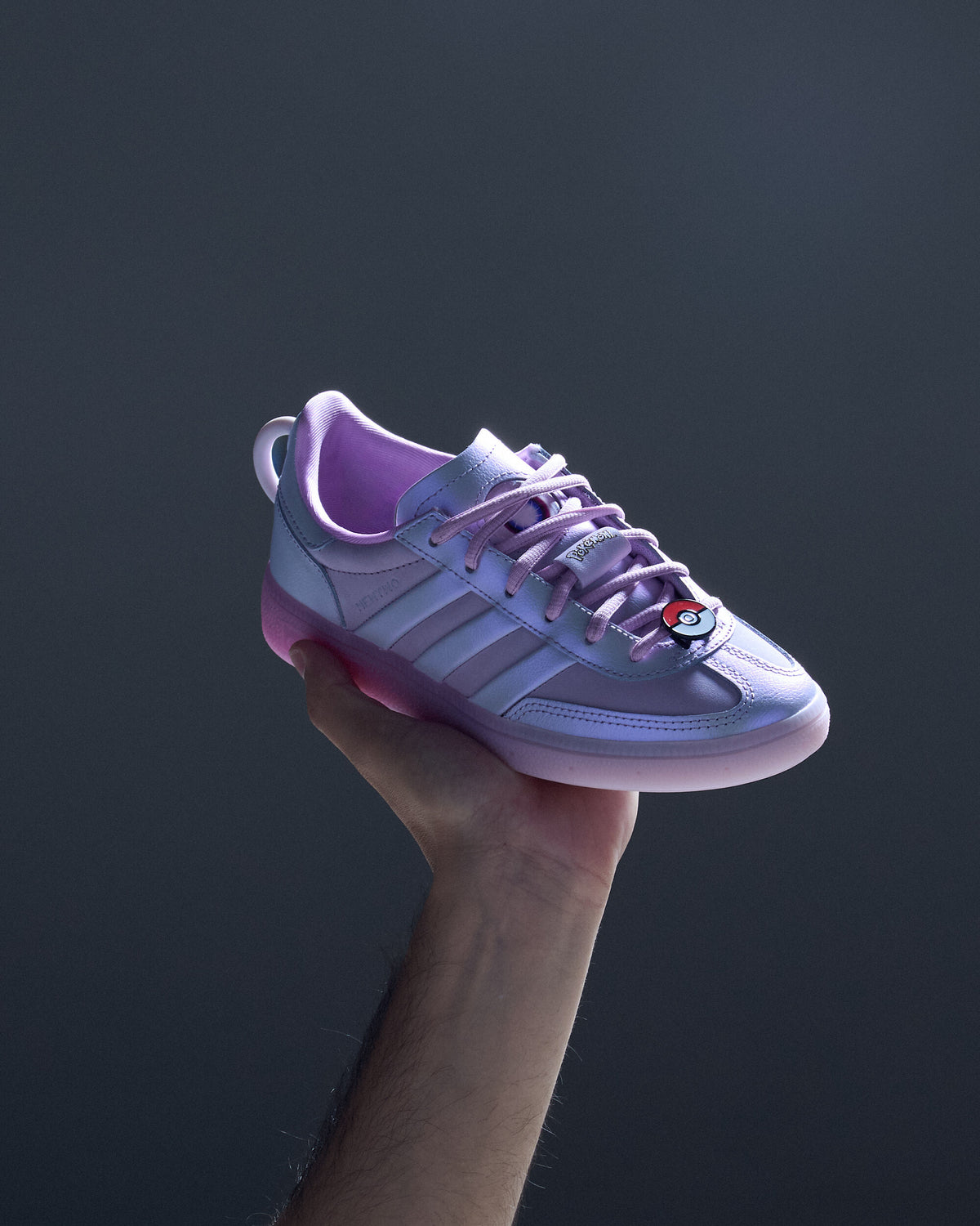 Sneakers adidas Originals x Pokemon Handball Spezial "Mewtwo" - KI8213