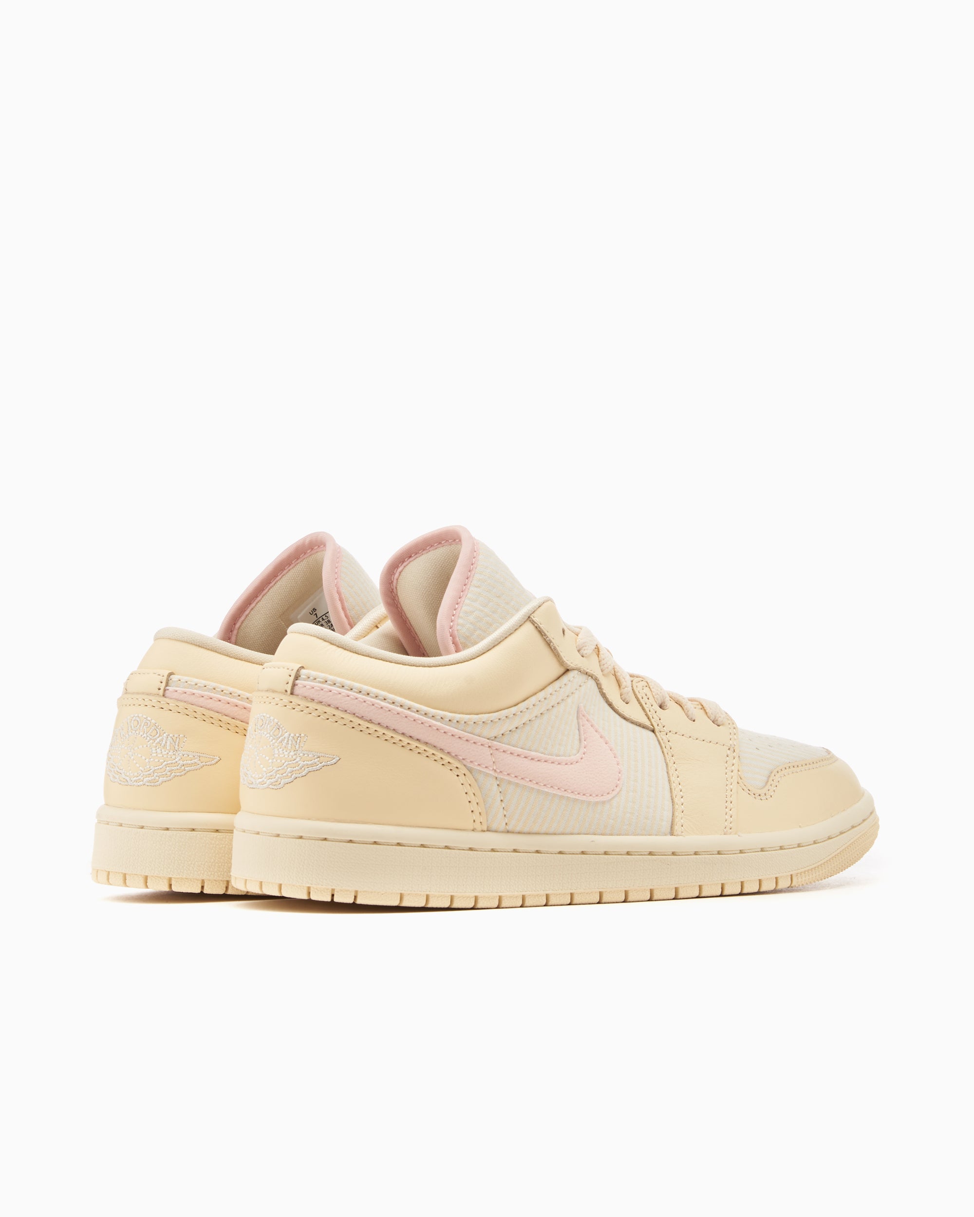 Sneakers Air Jordan Women's 1 Low SE - FQ1925-100