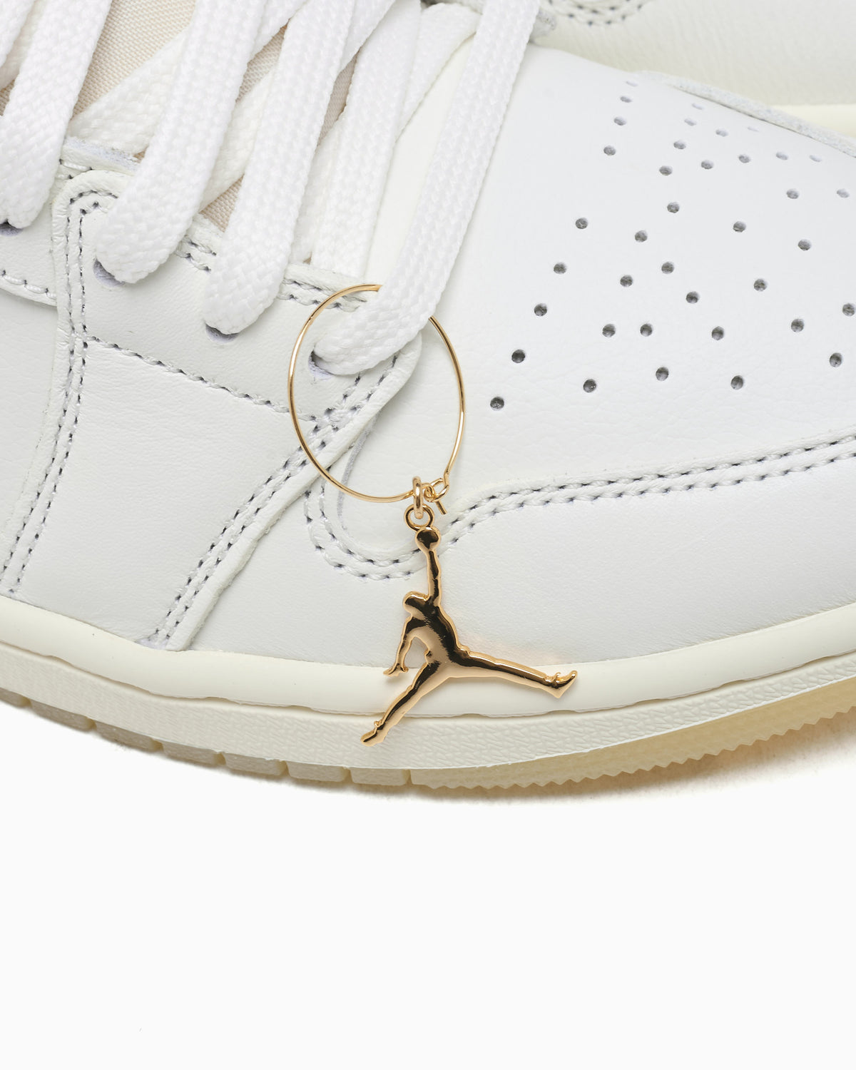 sneakers-air-jordan-womens-1- 