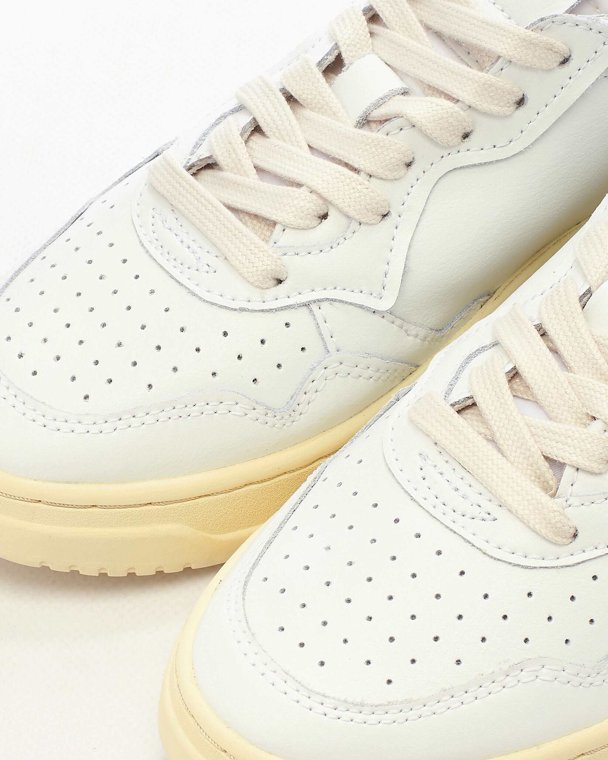 Sneakers Autry Women's Medalist Low Leather - AULWLL05