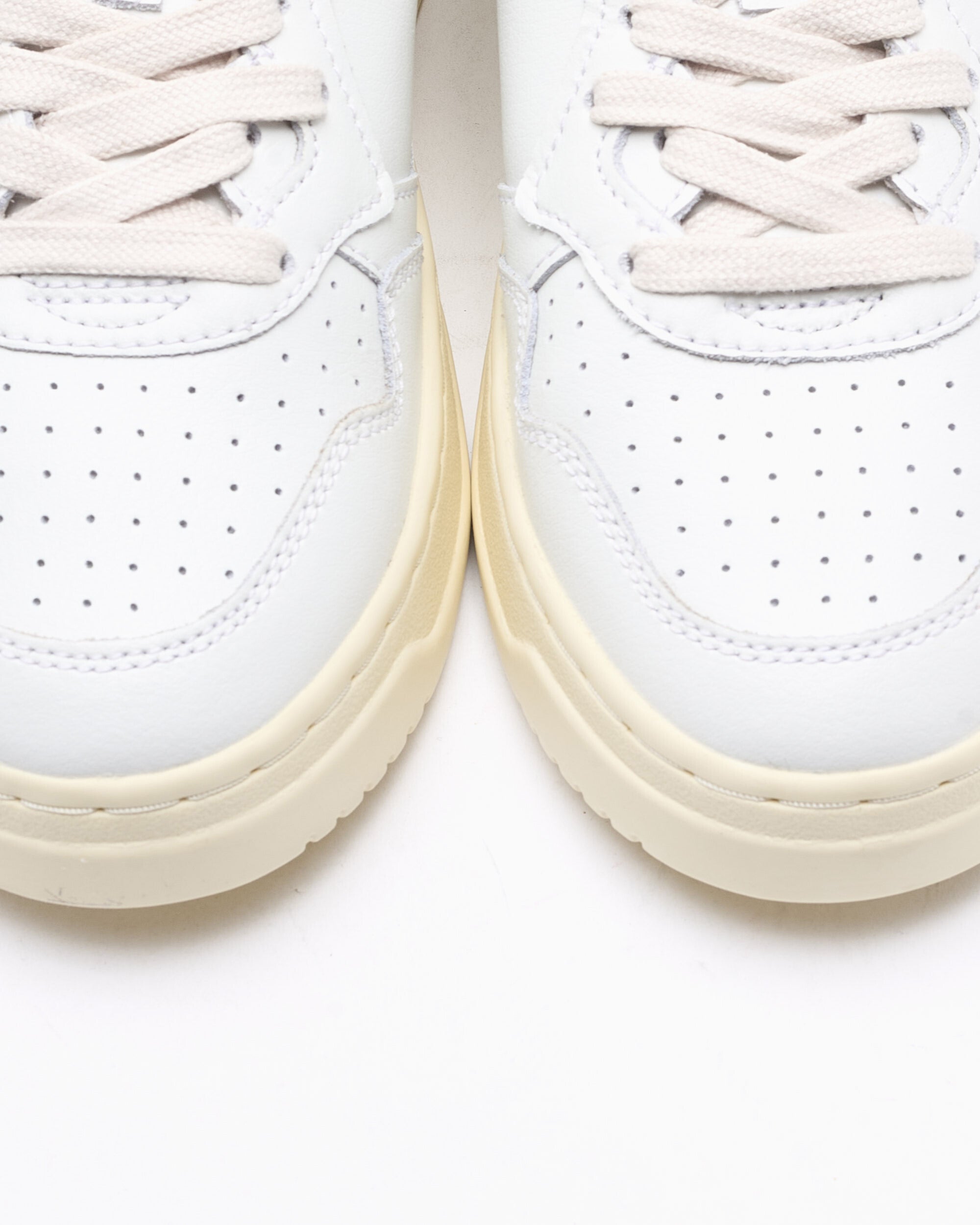 Sneakers Autry Women's Medalist Low Leather - AULWLL29