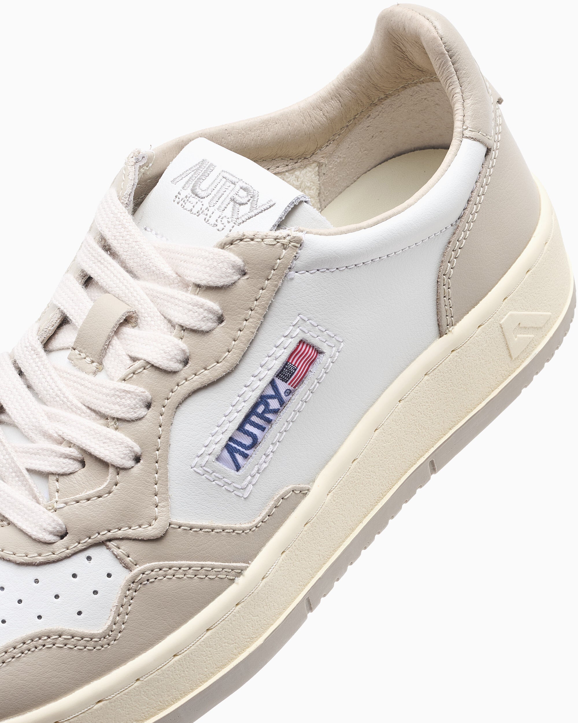 Sneakers Autry Women's Medalist Low Leather - AULWWB67