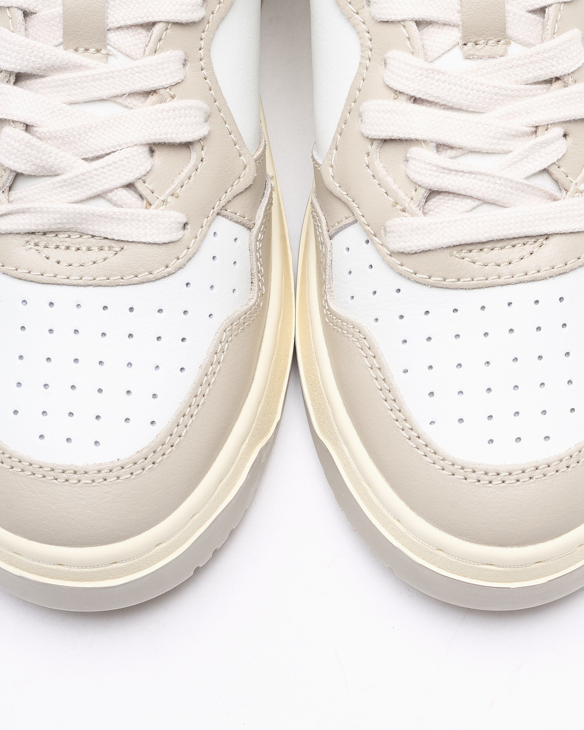 Sneakers Autry Women's Medalist Low Leather - AULWWB67