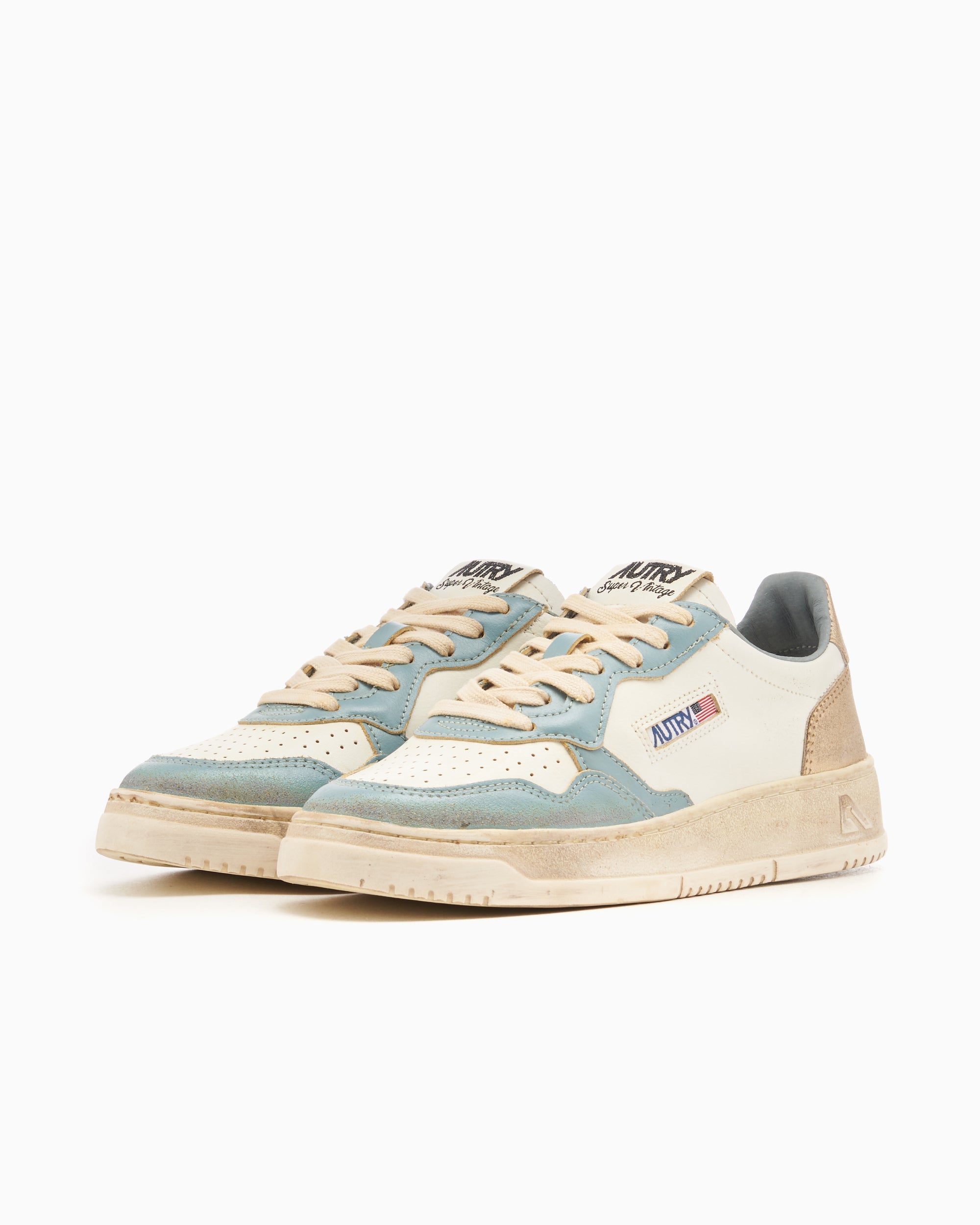 Sneakers Autry Women's Medalist Low Super Vintage Leather - AVLWSV48
