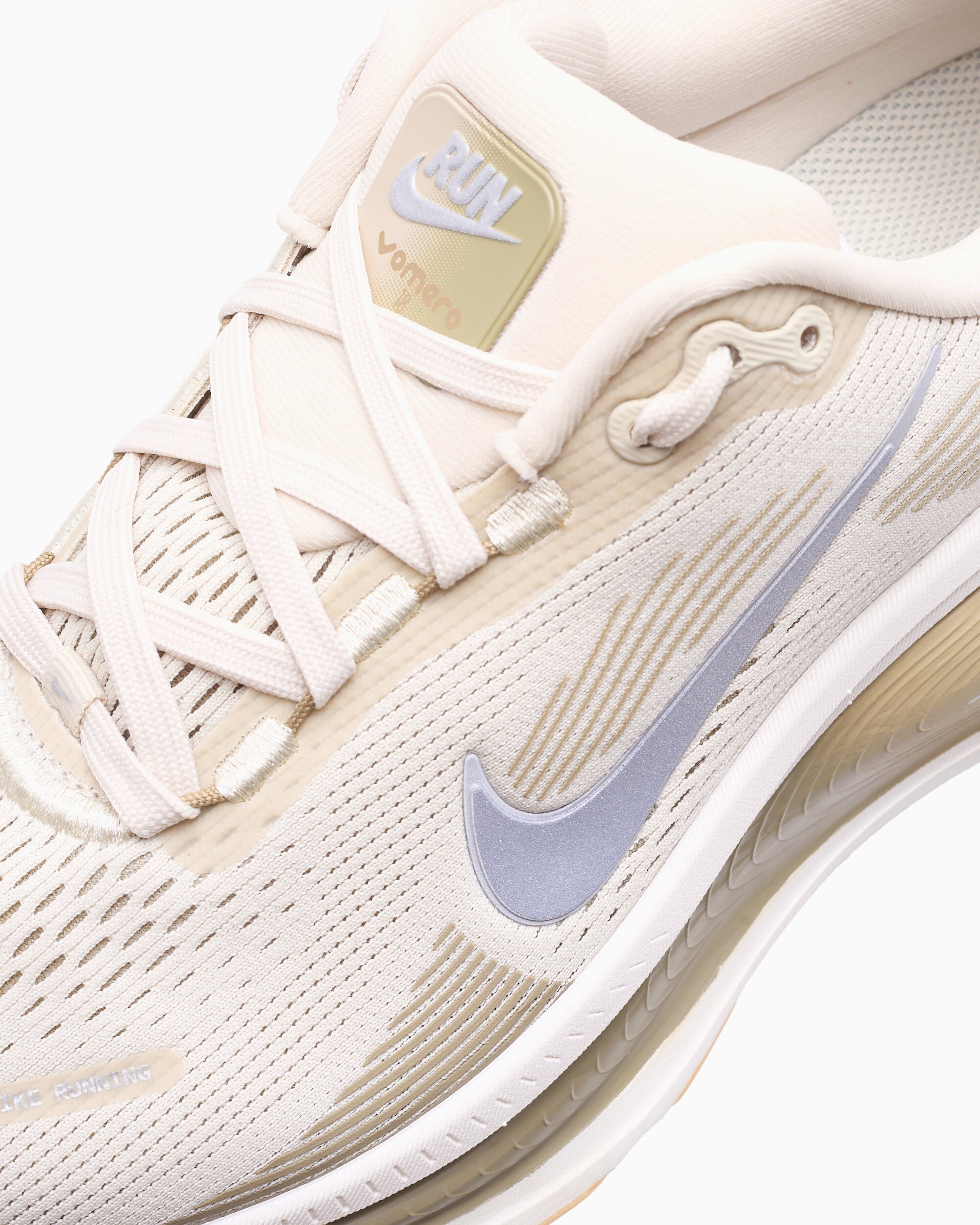 Sneakers Nike Vomero 18 ESS - IM8333-200