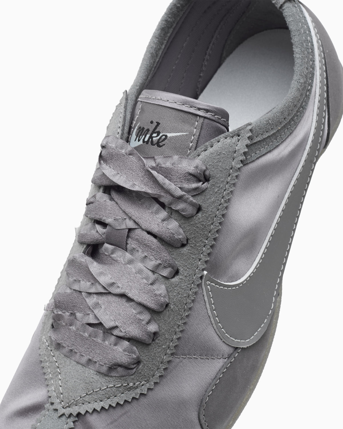 Sneakers Nike Women's Moon Shoe OG SE Satin - IV2503-001