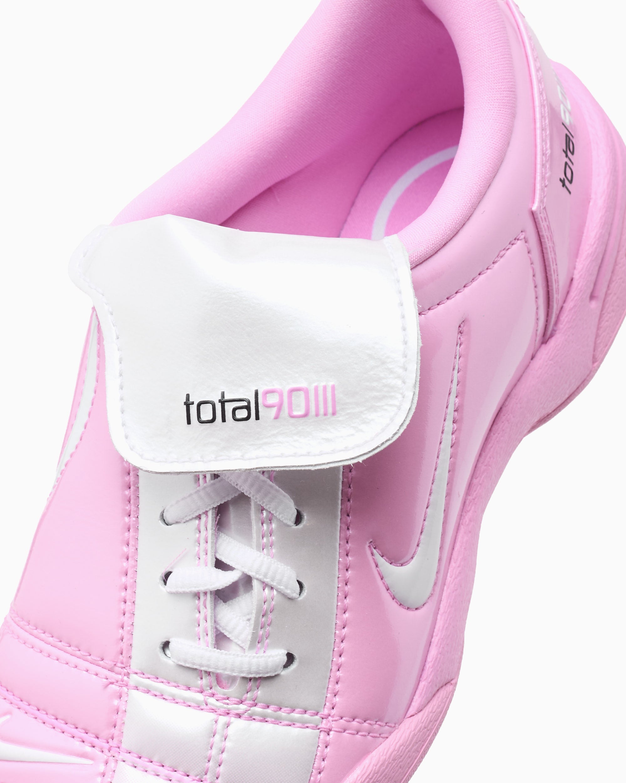 Sneakers Nike Women's Total 90 SE - IO2389-600