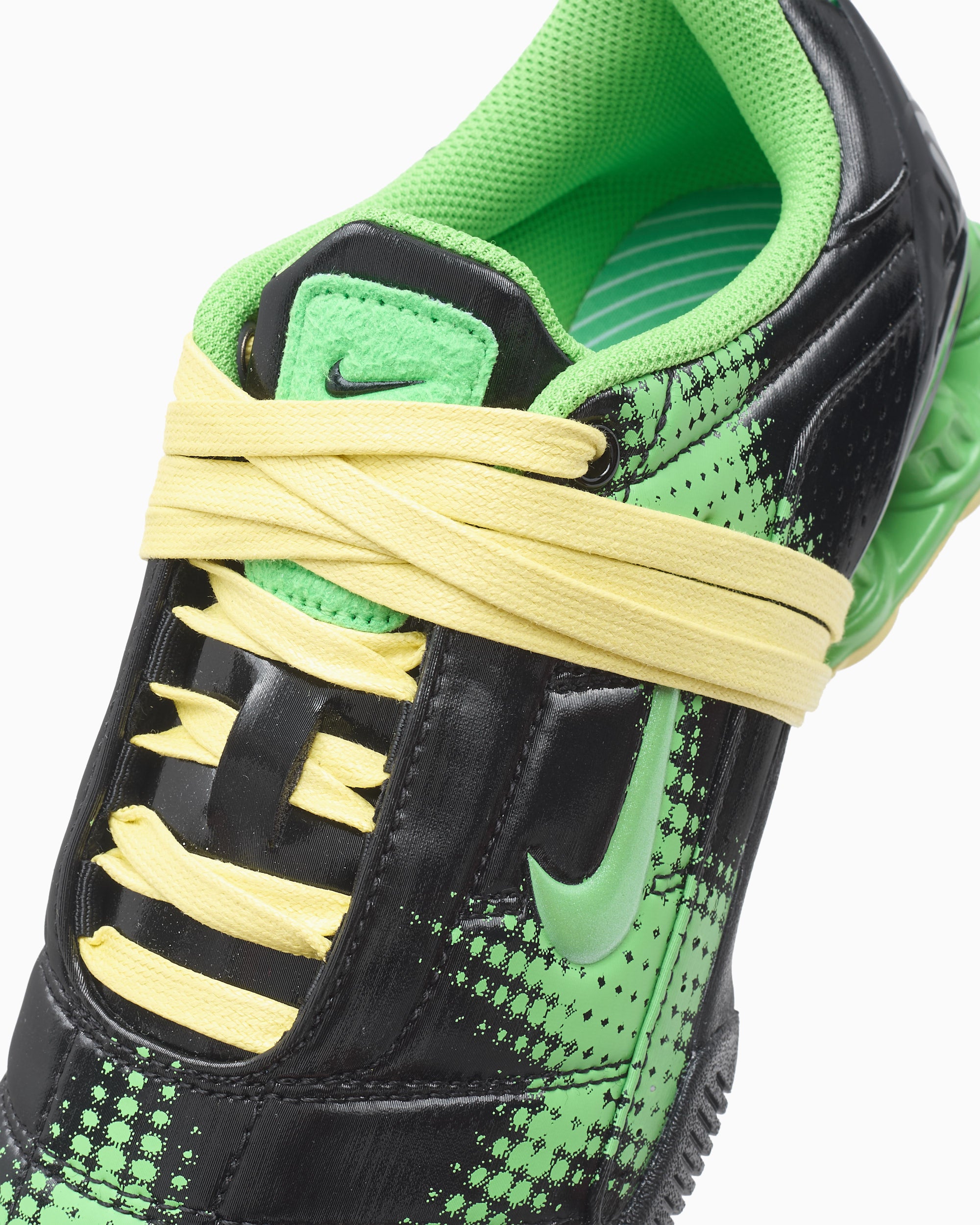 Sneakers Nike Women's Total 90 Shox Magia - IR8176-002