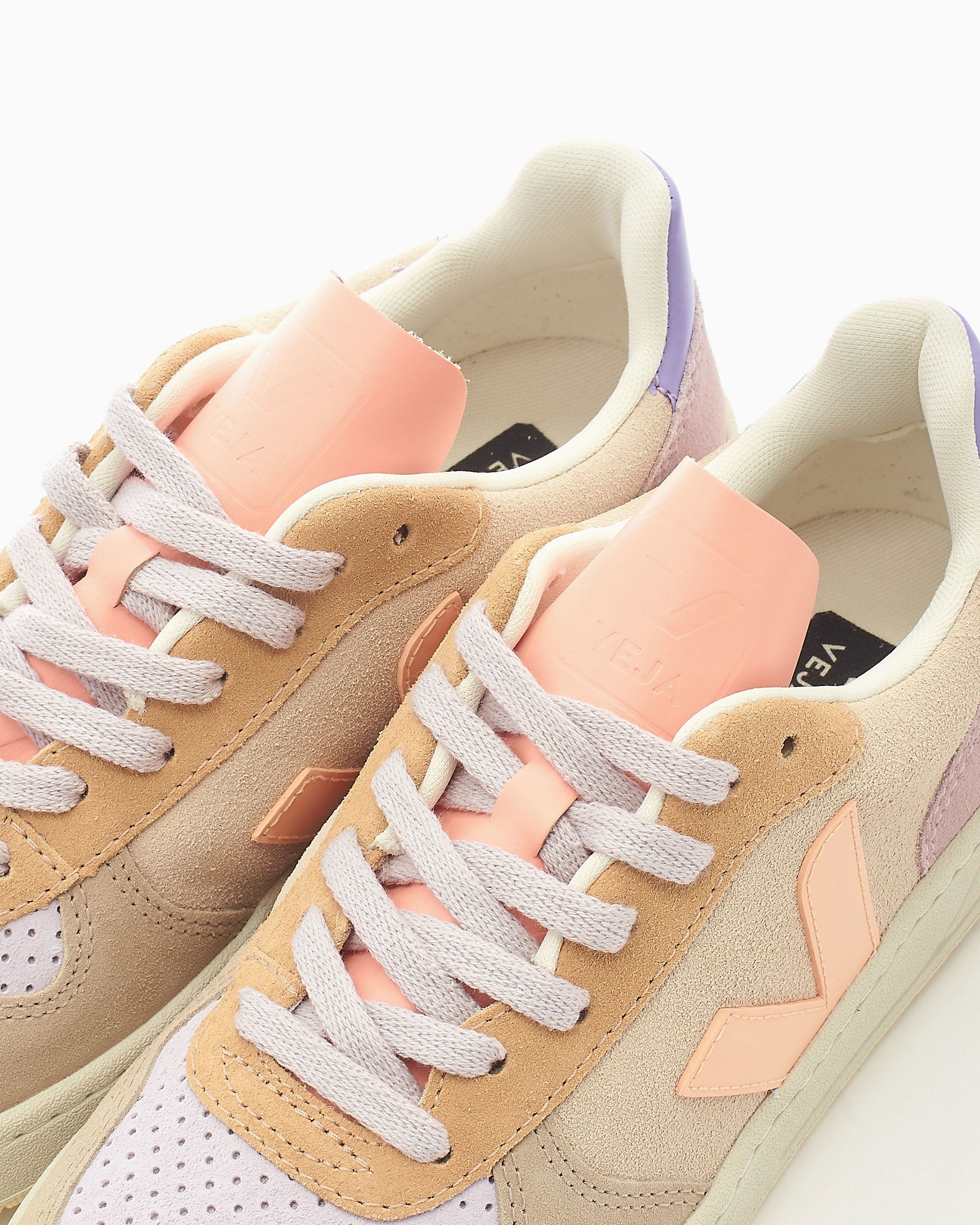 Sneakers Veja Women's V-10 Suede - VX032908A