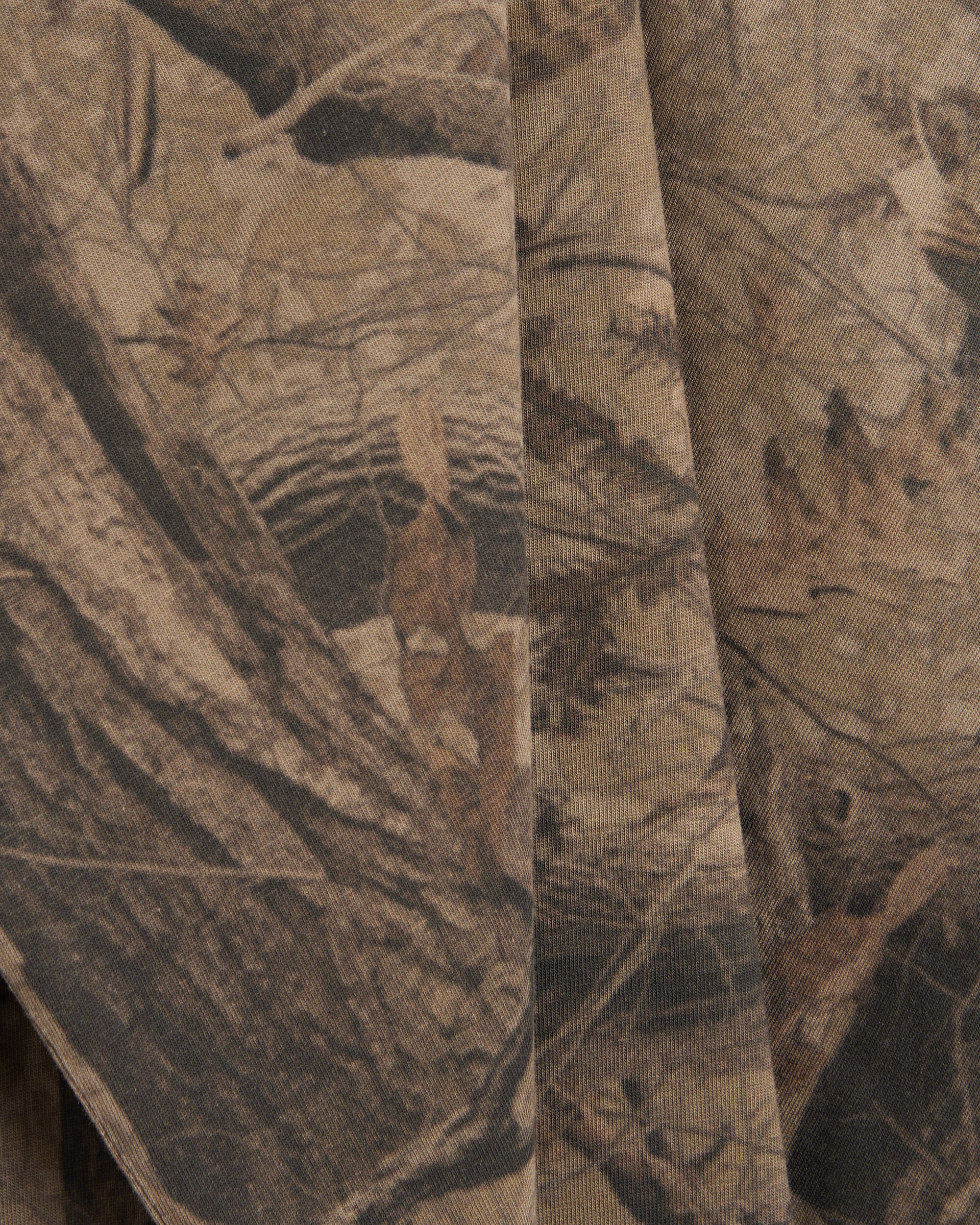 T-Shirts Carhartt WIP Feather Tree Camo Print Long-Sleeved Relaxed Men's T-Shirt - I037173-3ZQGD