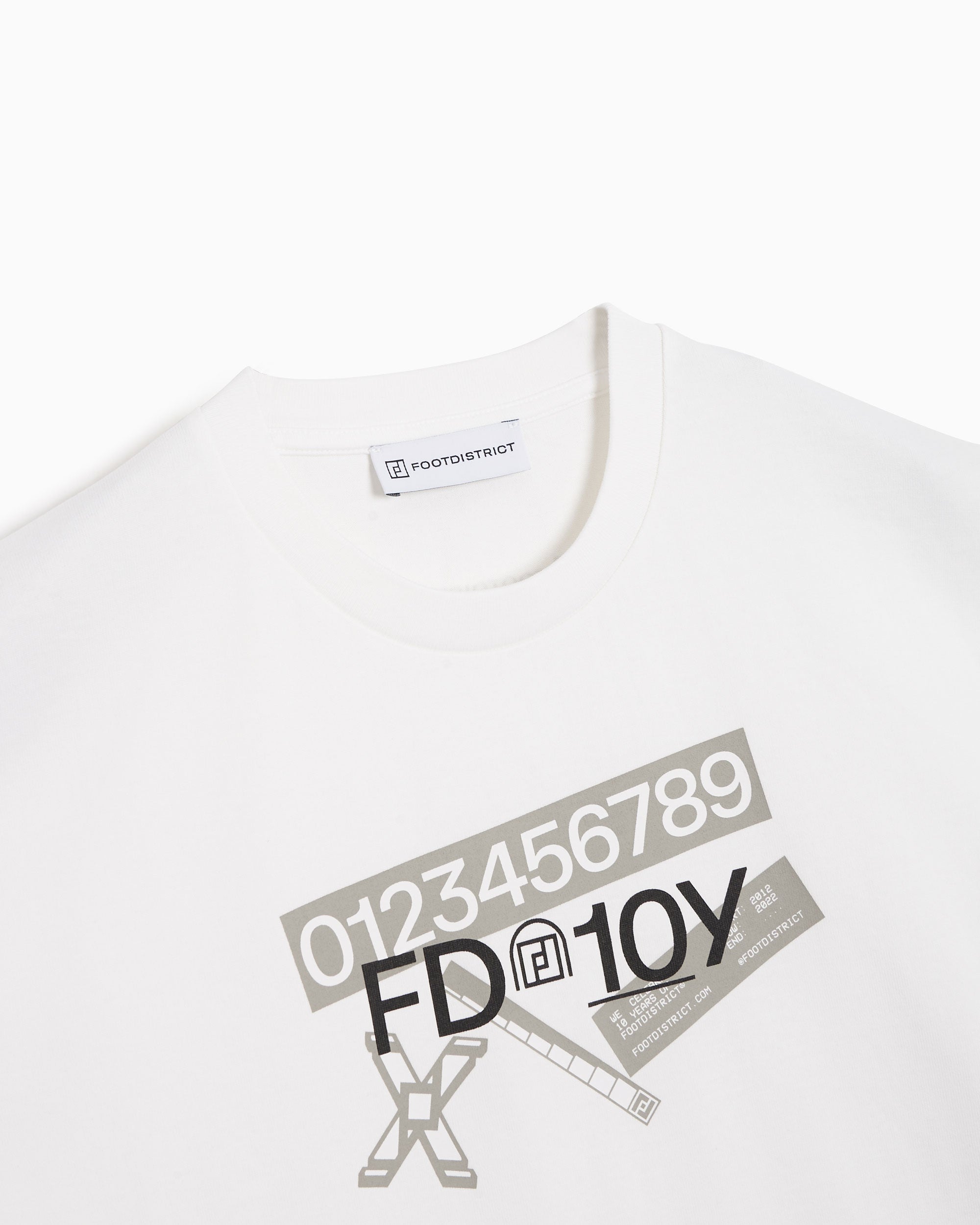 T-Shirts FOOTDISTRICT 10th Anniversary FD10Y Unisex T-Shirt Unisex T-Shirt - FDFW23-TEE1-WHITE