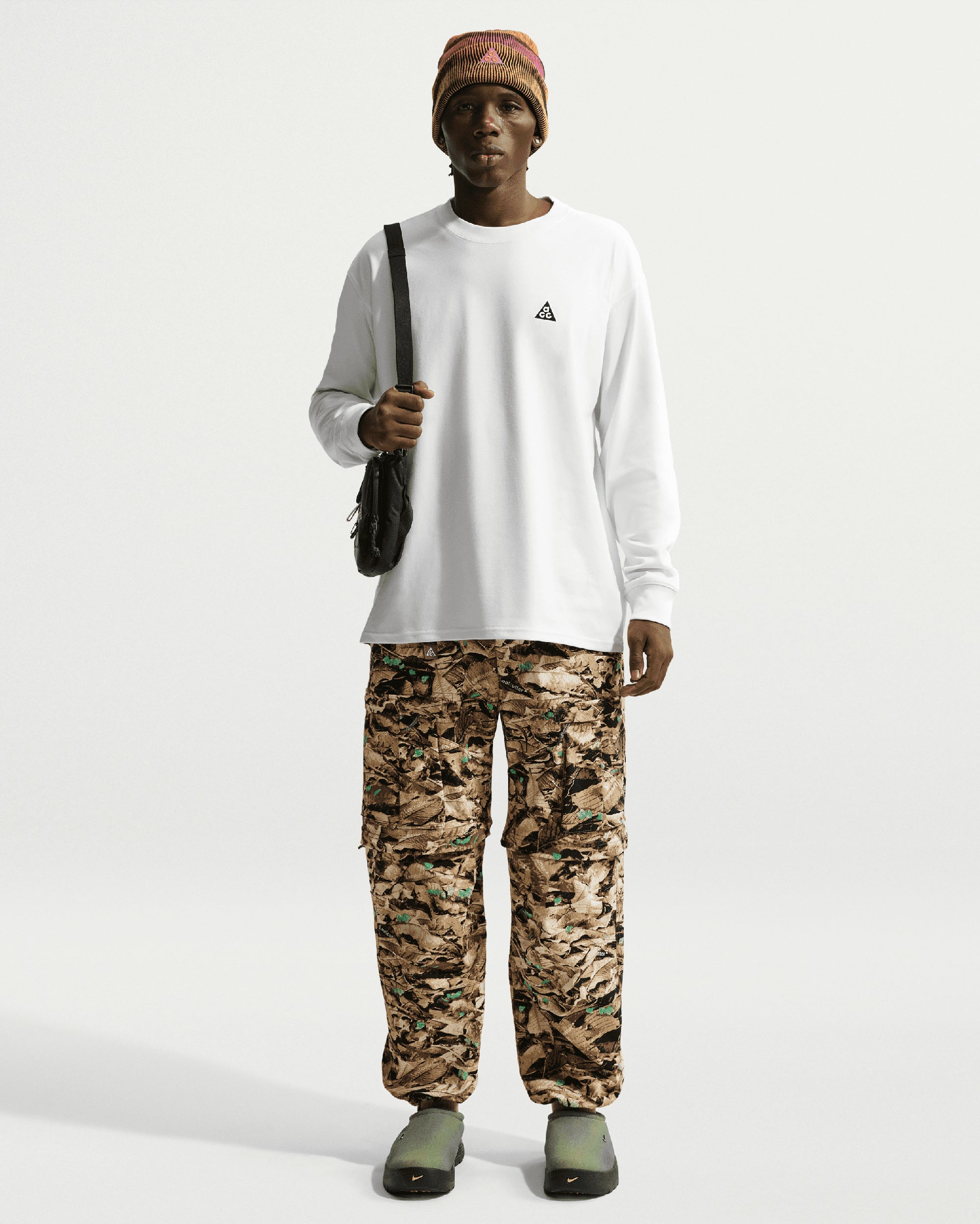 T-Shirts Nike ACG Logo Long-Sleeved Relaxed Men's T-Shirt - FQ3738-121