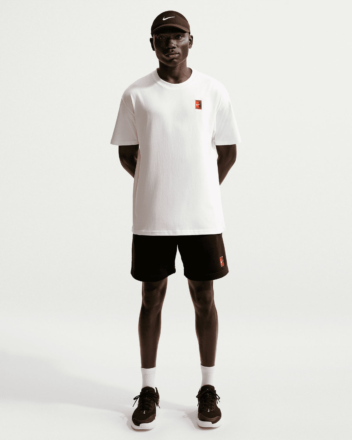 T-Shirts Nike Court Logo Relaxed Men's T-Shirt - HJ3362-100