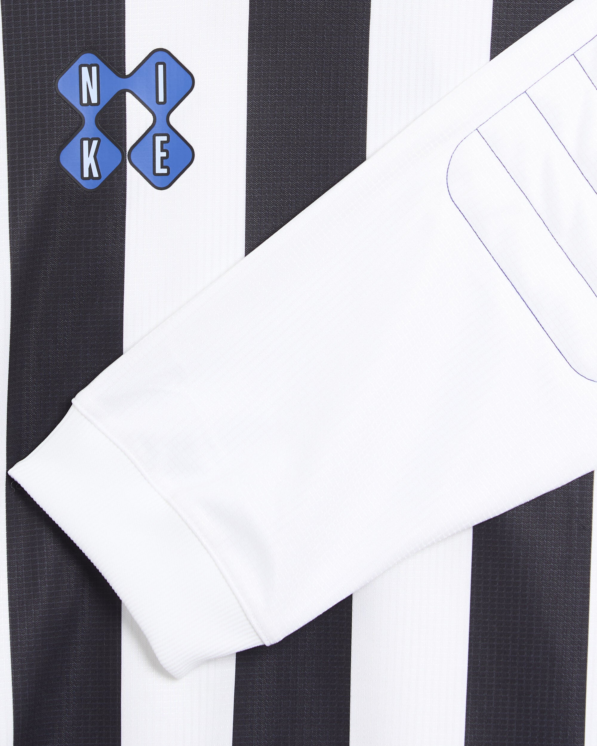 T-Shirts Nike Sportswear Club Goalie Striped Long-Sleeved Relaxed Men's Jersey T-Shirt - II4365-010